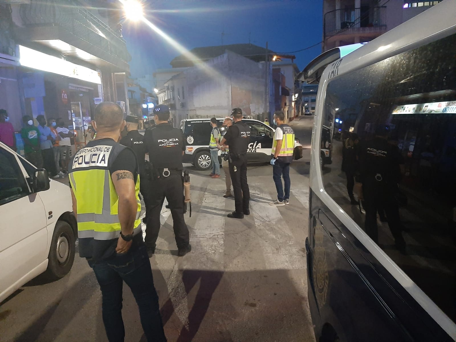 Ayuntamiento de Archena - 25 detenidos por estancia irregular y aprehensión de droga, balance del último Operativo Policial de Policía Nacional y Policía Local de Archena