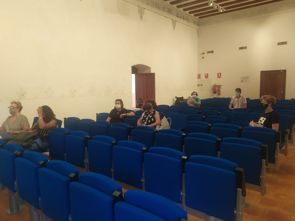 COMERCIO | Farmacia Muñoz Torres y Ángeles Caballero ganan los concursos de Decoración de Comercios y Balcones en el concurso de las Fiestas de Primavera 2021