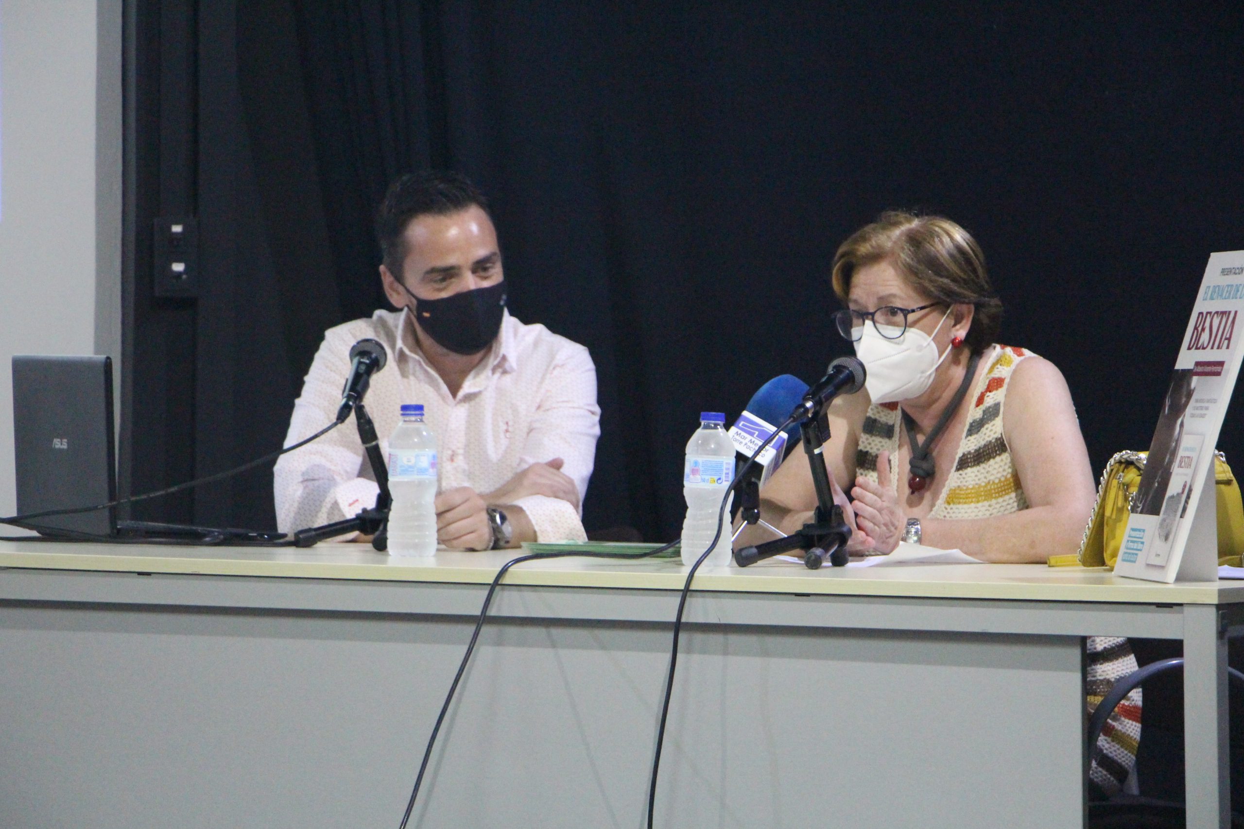 Alberto Fernández presenta su libro “El renacer de la Bestia” en la Casa de Cultura