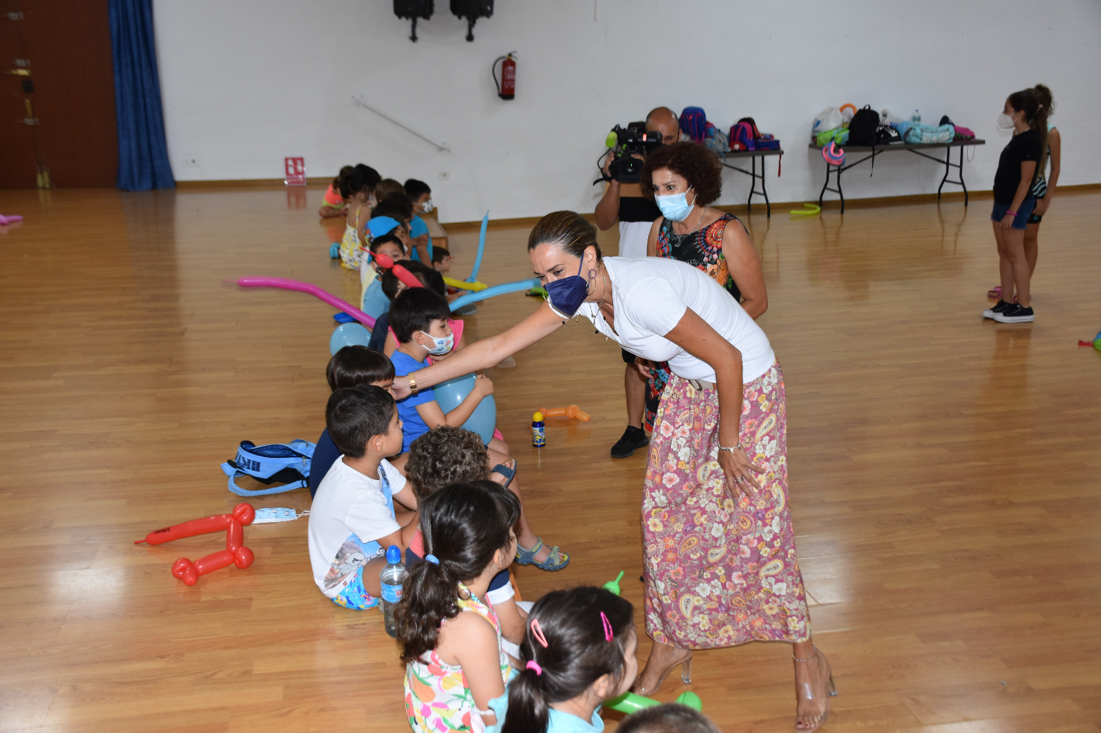 Ayuntamiento de Archena - La Alcaldesa destaca en su visita a las Escuelas de Verano que “con estos cursos queremos continuar asegurando la conciliación familiar, también en verano”