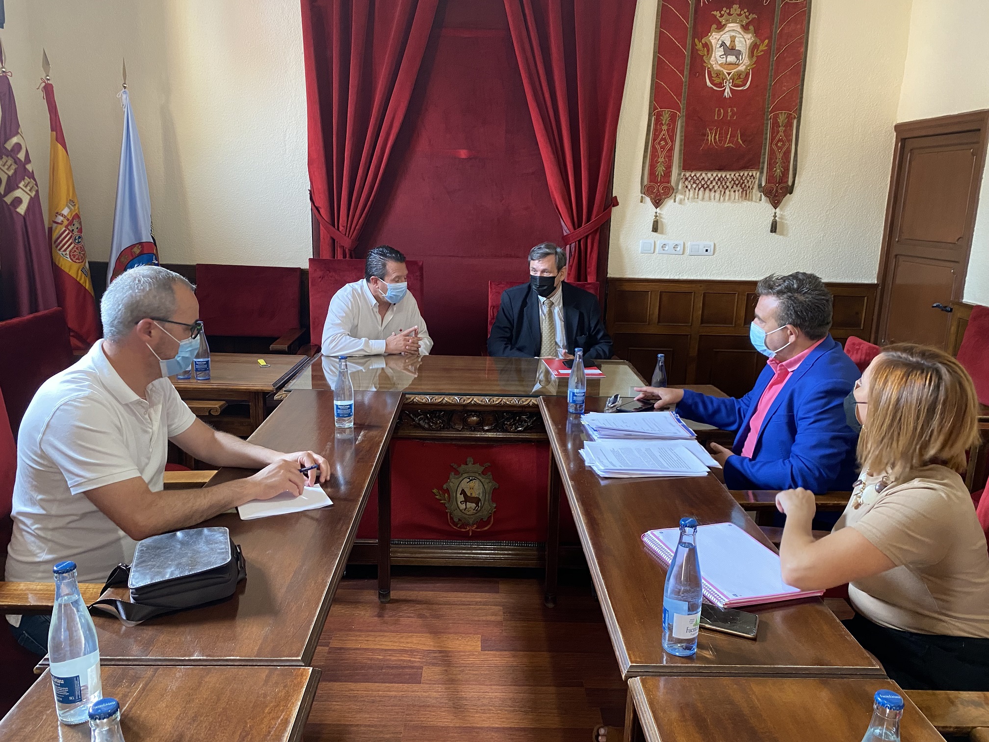 COMERCIO | El alcalde de Mula y los concejales de Urbanismo y Comercio se reúnen con el director general de Comercio para tratar sobre las mejoras en la plaza de Abastos
