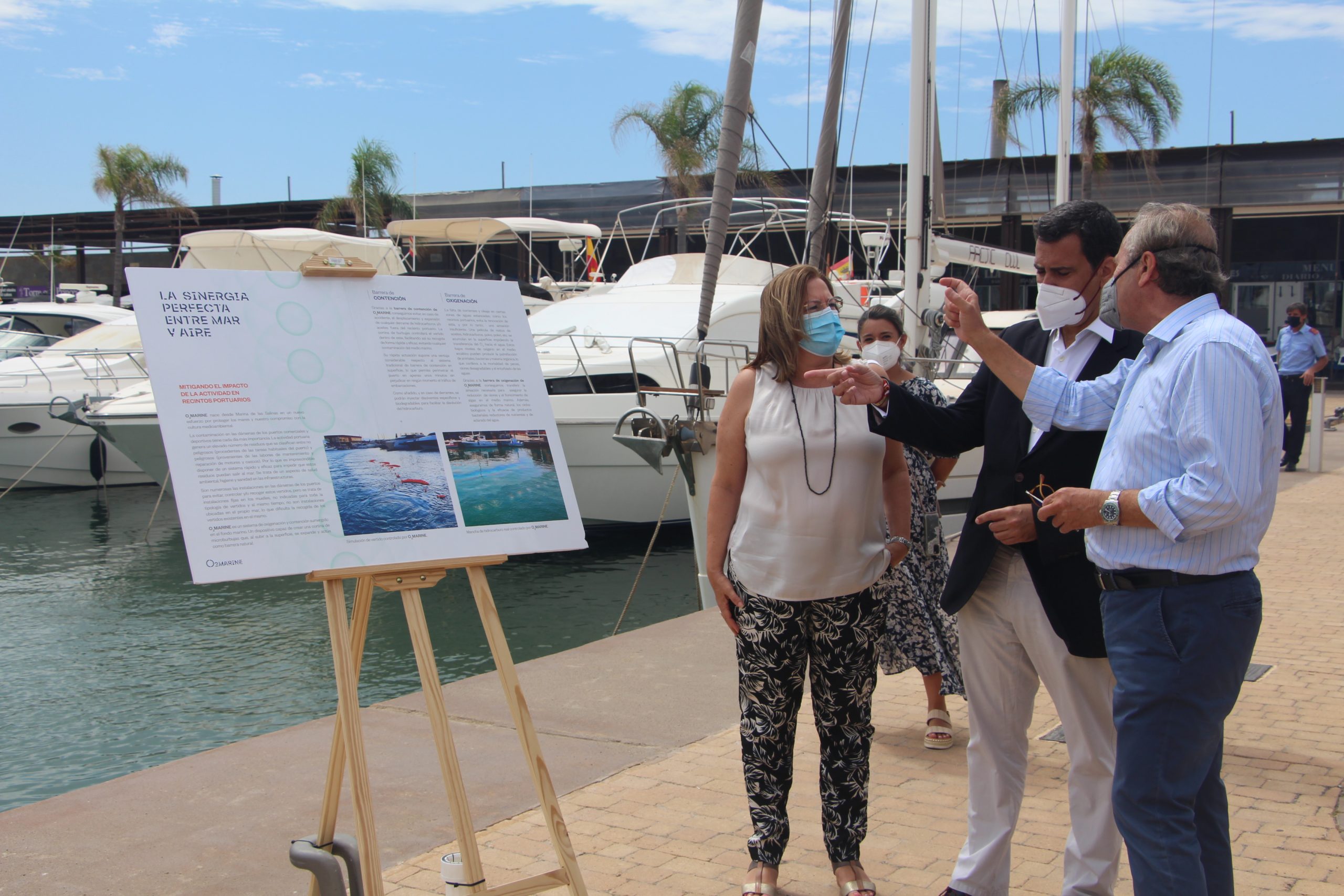 Fomento destaca la apuesta del puerto Marina de Las Salinas por la mejora de la calidad de las aguas y el vertido cero al mar