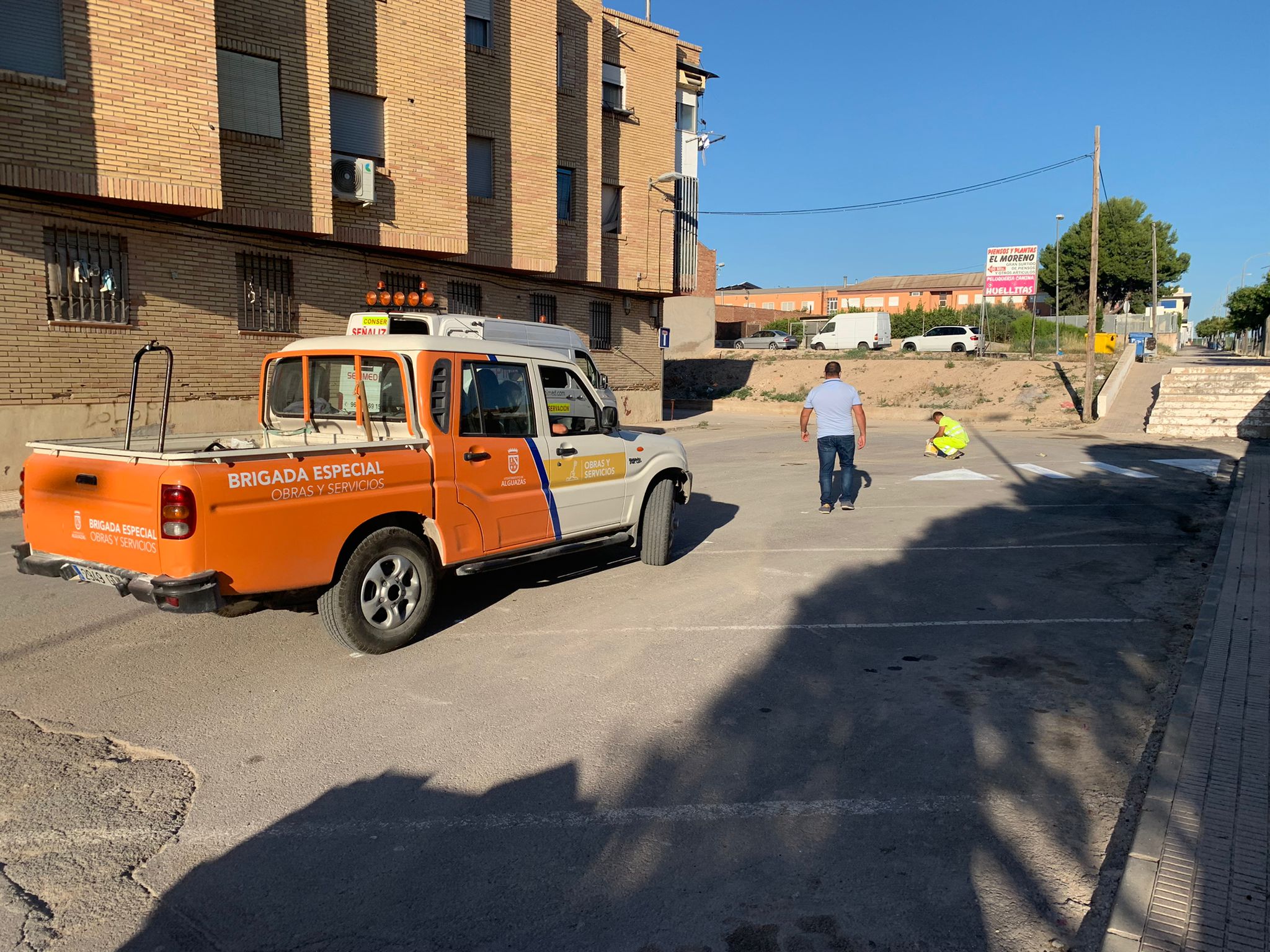 La Concejalía de Obras y Servicios completa la señalización vial en varias calles del municipio