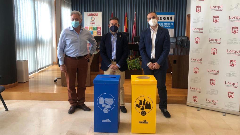 Lorquí depositó en 2020 un 24% más de envases ligeros en el contenedor amarillo y un 47% más de papel y cartón en el azul