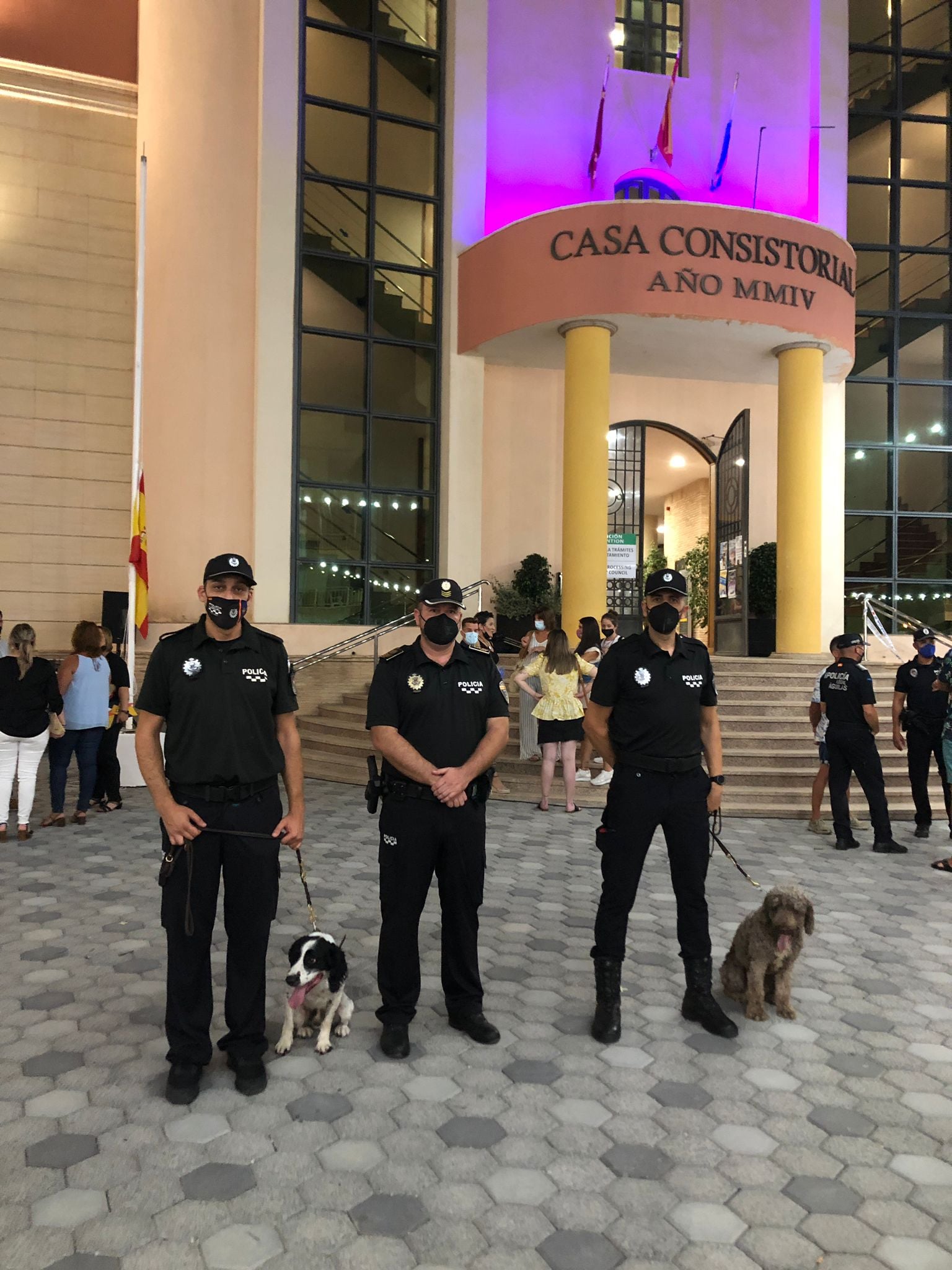 Ayuntamiento de Archena - La Unidad Canina de la Policía Local de Archena se exhibe en Los Alcázares