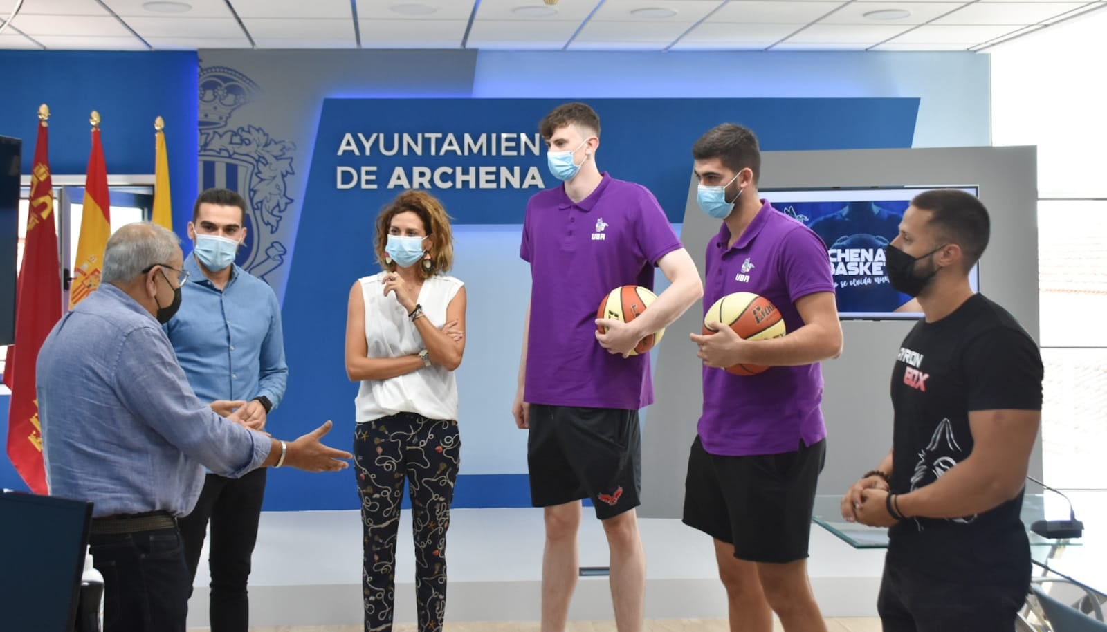 Ayuntamiento de Archena - Presentados los carnets de abonados del club de baloncesto UBA de Archena para esta temporada