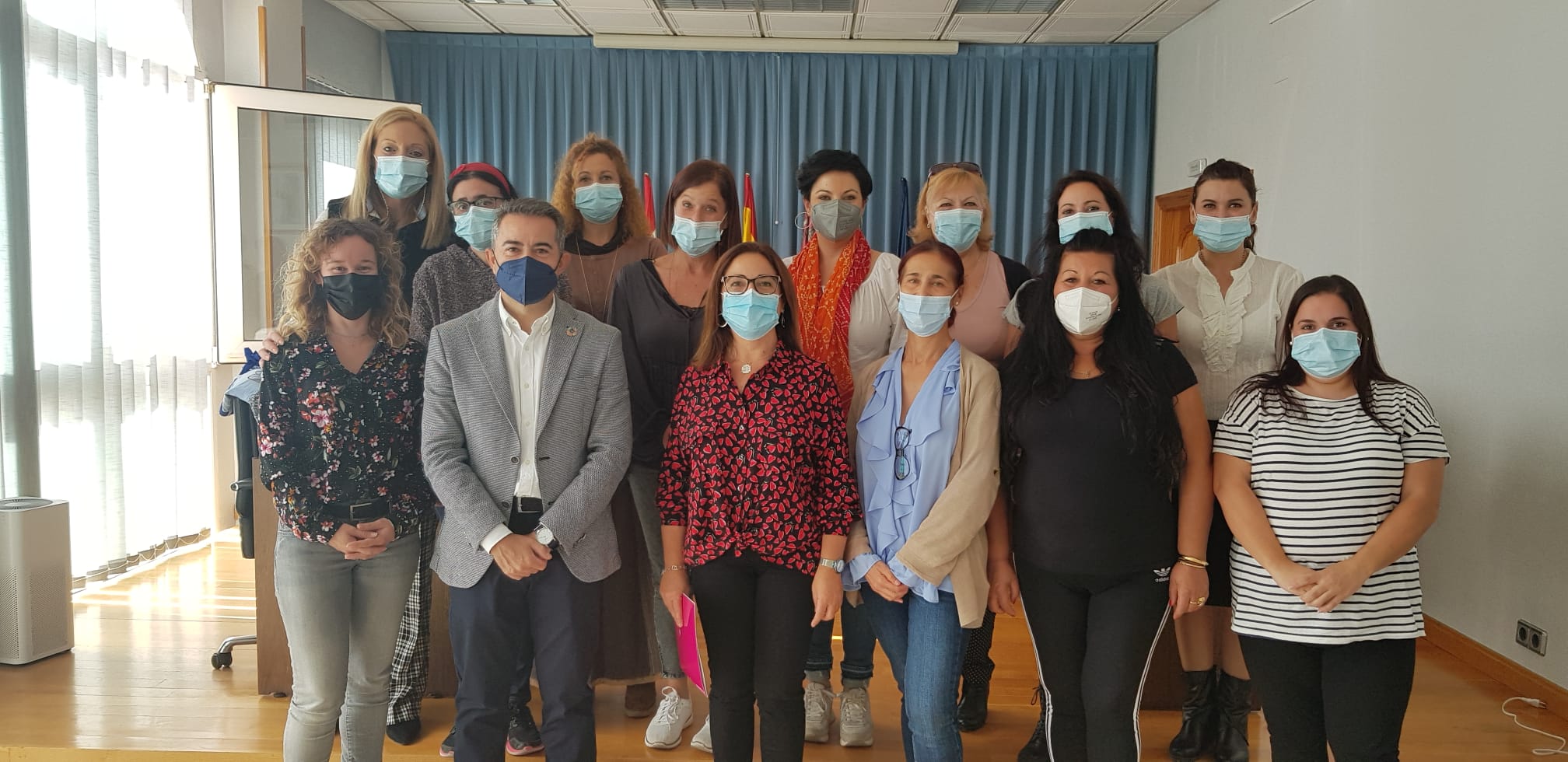 Un grupo de mujeres de Lorquí mejora su formación con un curso de costura