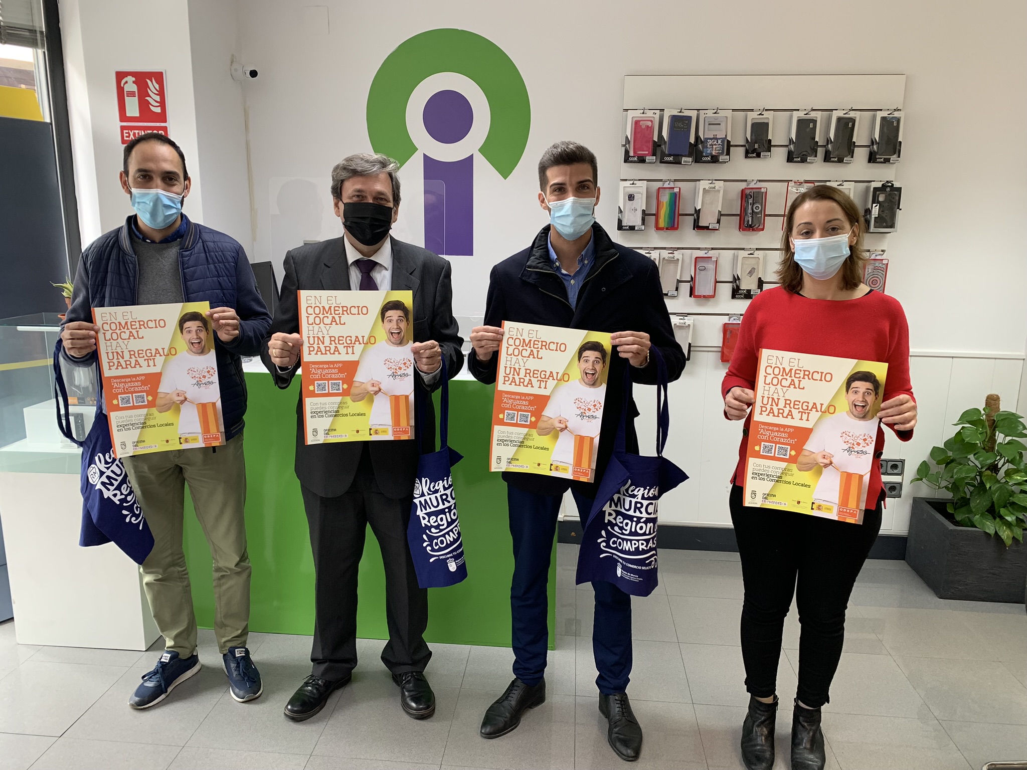 A partir del próximo lunes los comercios locales repartirán cerca de un millar de regalos a sus clientes