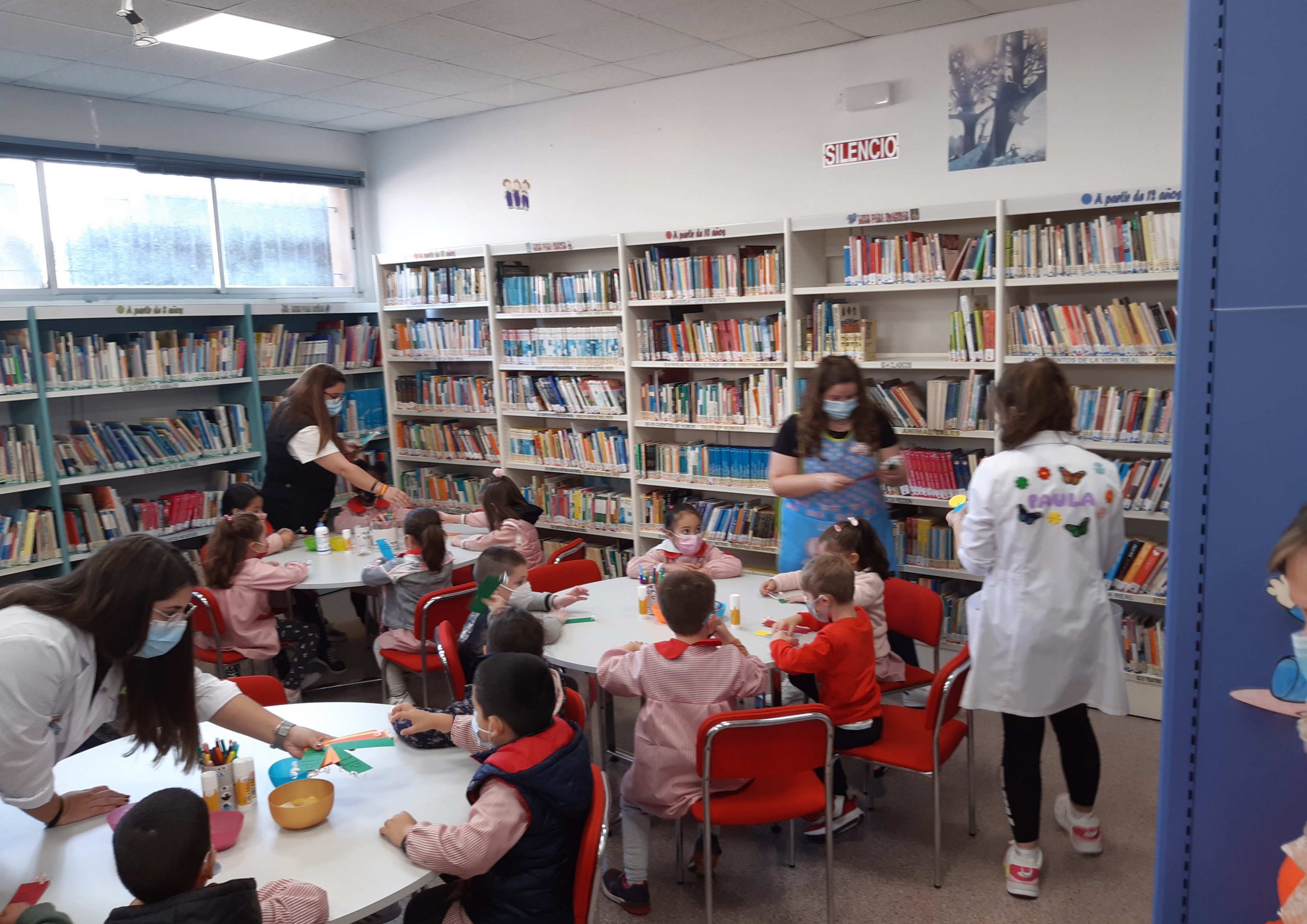 Alumnos de infantil participan en “Aptas para todos los públicos” para celebrar el Día de las Bibliotecas