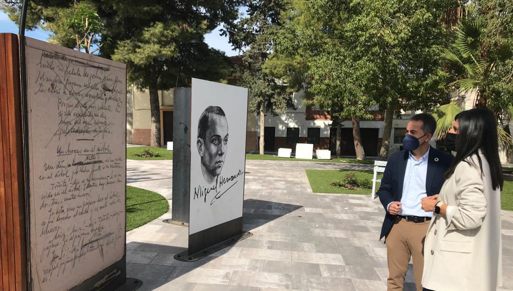 El Ayuntamiento finaliza la remodelación integral de la Plaza Miguel Hernández y su entorno