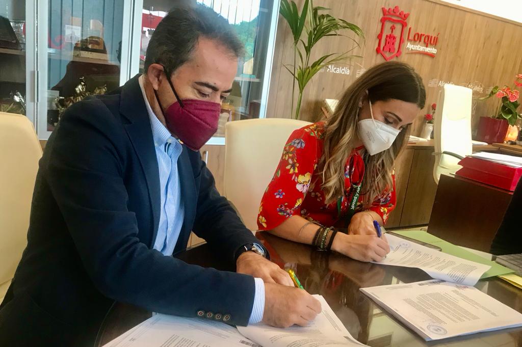El Ayuntamiento firma el nuevo contrato para la prestación del servicio de Ayuda a Domicilio