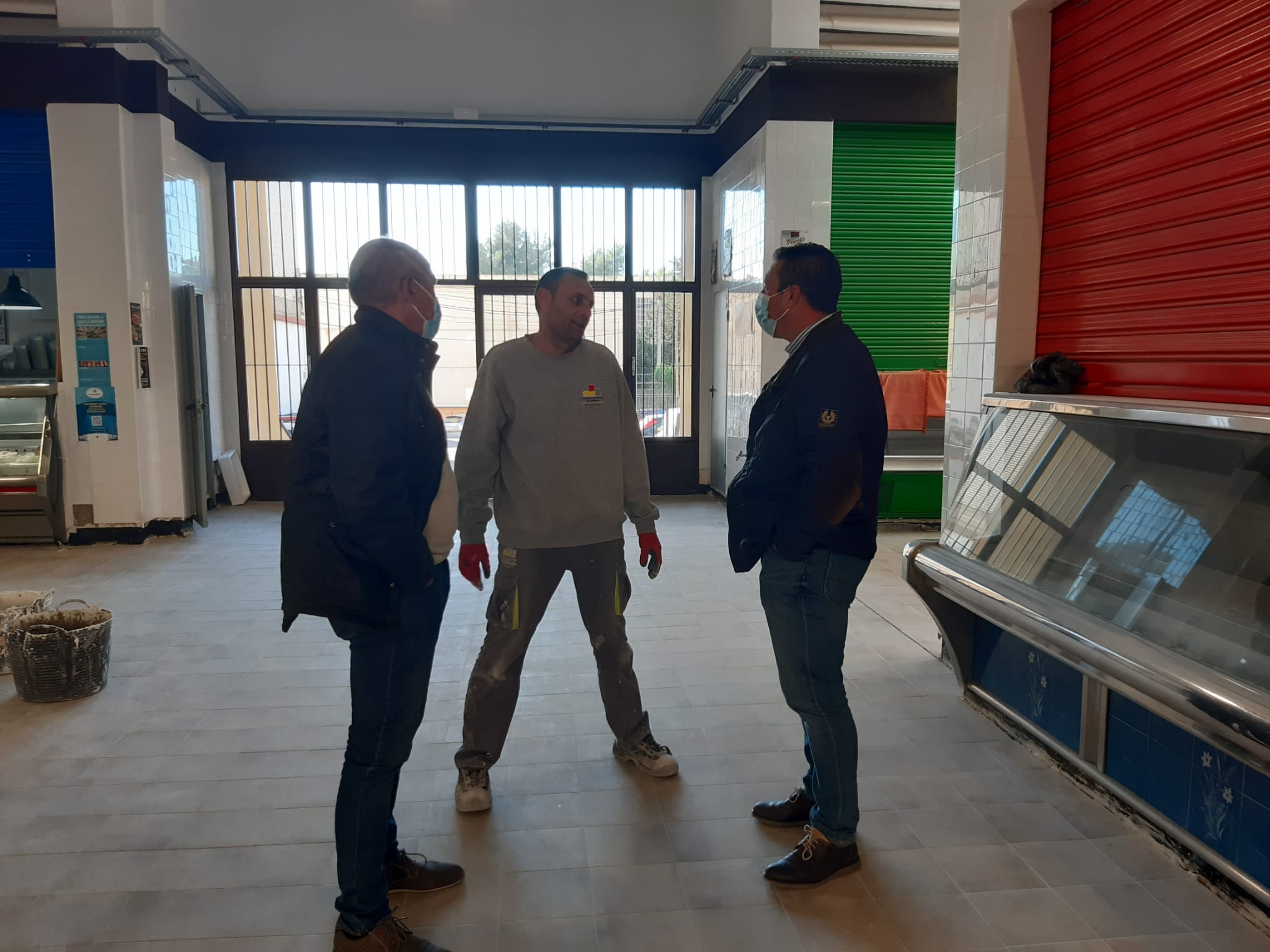 SERVICIOS | Realizadas obras de mejora en las dependencias de la Plaza de Abastos y del albergue juvenil del Espacio M