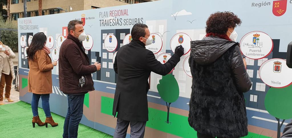 PEDANÍAS | El Ayuntamiento de Mula y la Consejería de Fomento e Infraestructuras firman un convenio de 296.000€ para el arreglo de la travesía de la pedanía muleña de Fuente Librilla