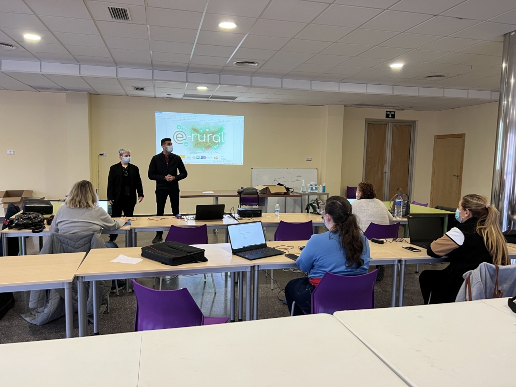 Emprendedores de Alguazas reciben una formación muy específica sobre eco-commerce y digitalización