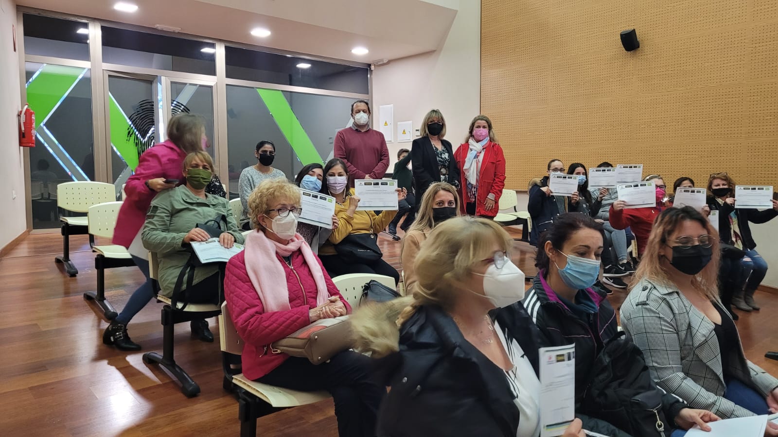 Más de 40 alumnos finalizan su formación en el ámbito educativo y sociosanitario en la Universidad Popular