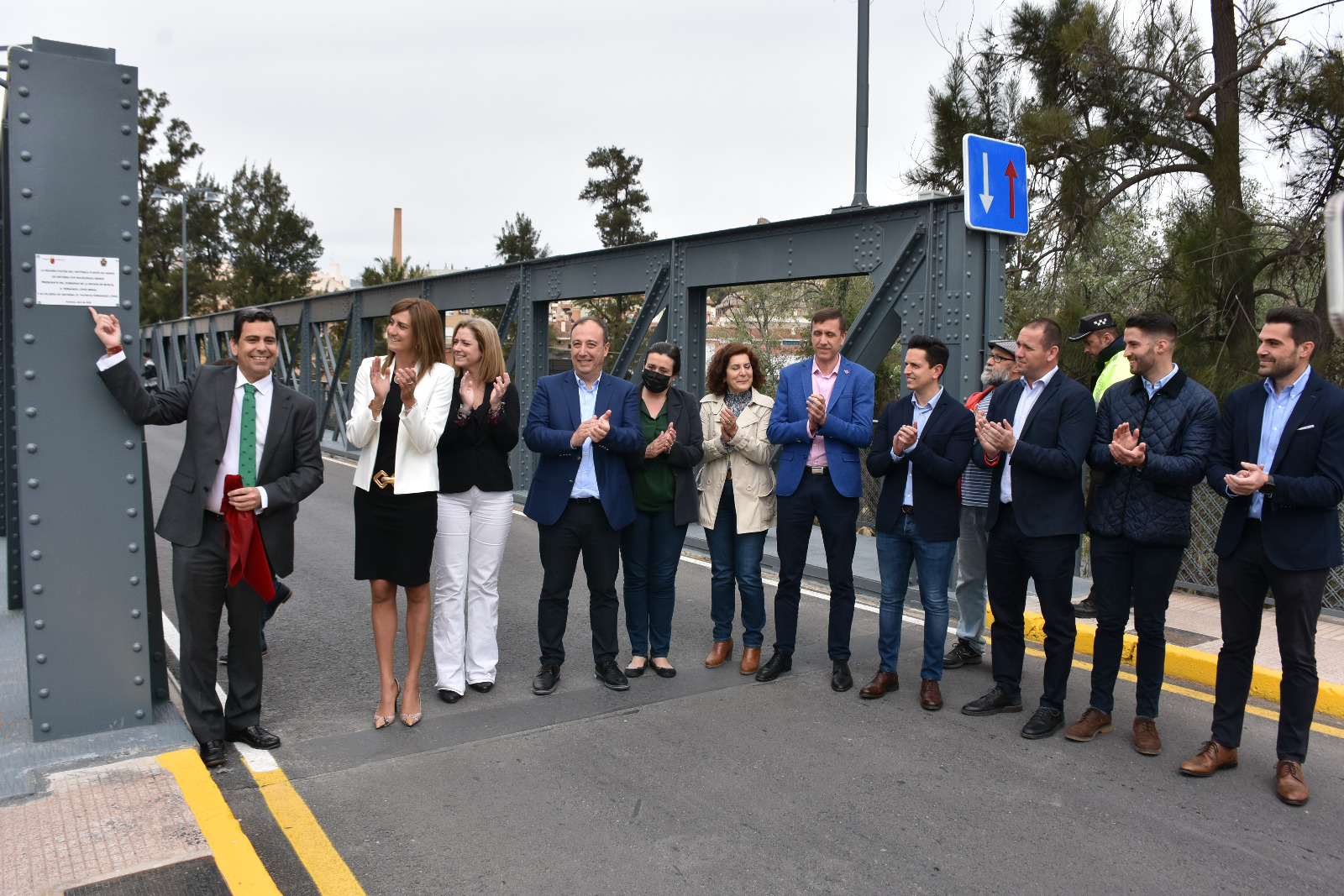 Ayuntamiento de Archena - Patricia Fernández inaugura la remodelación del emblemático ‘Puente de Hierro’ de Archena y destaca “su seguridad y la mejora de la conectividad”