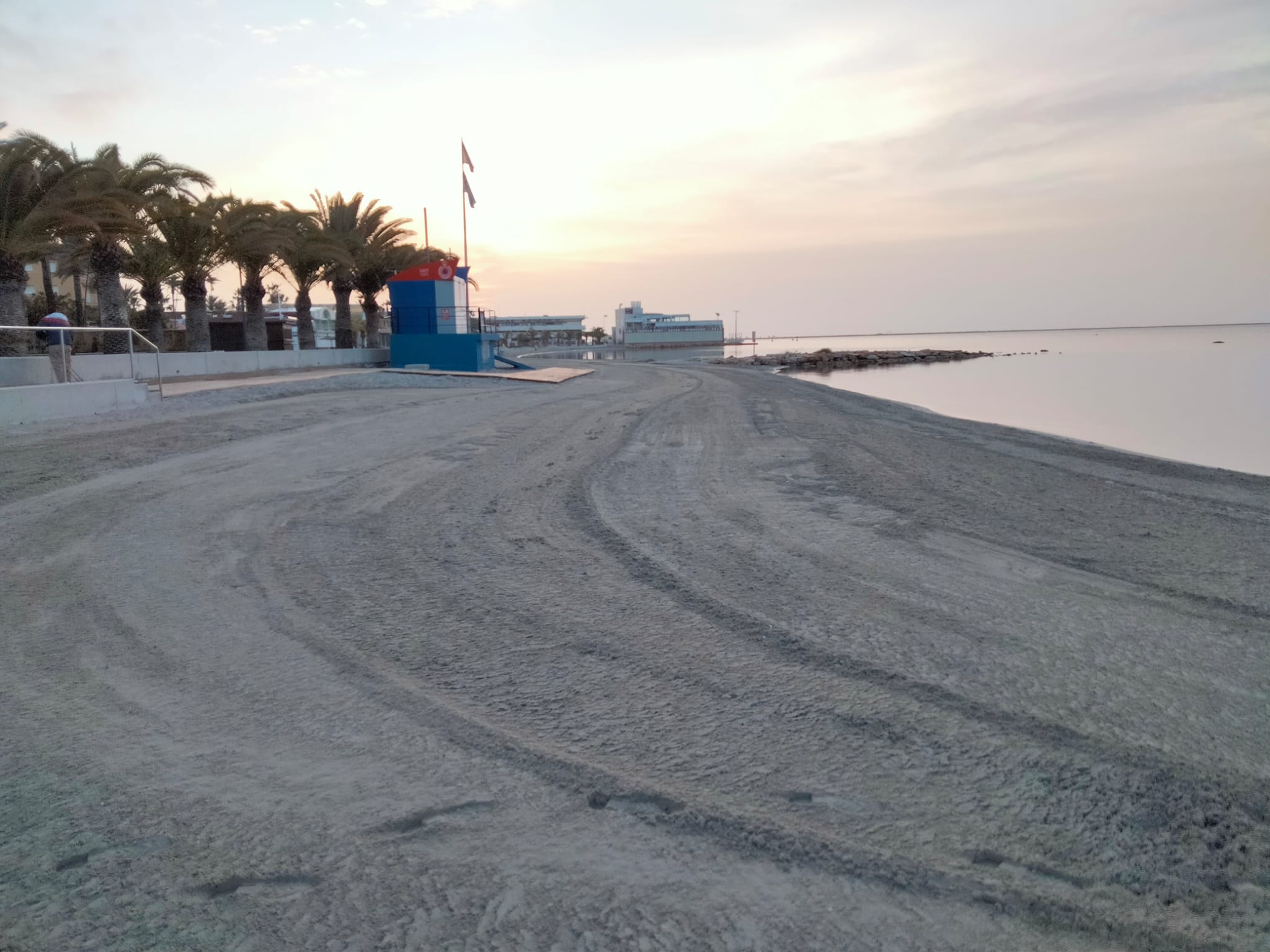 San Pedro del Pinatar pone a punto las playas para esta Semana Santa