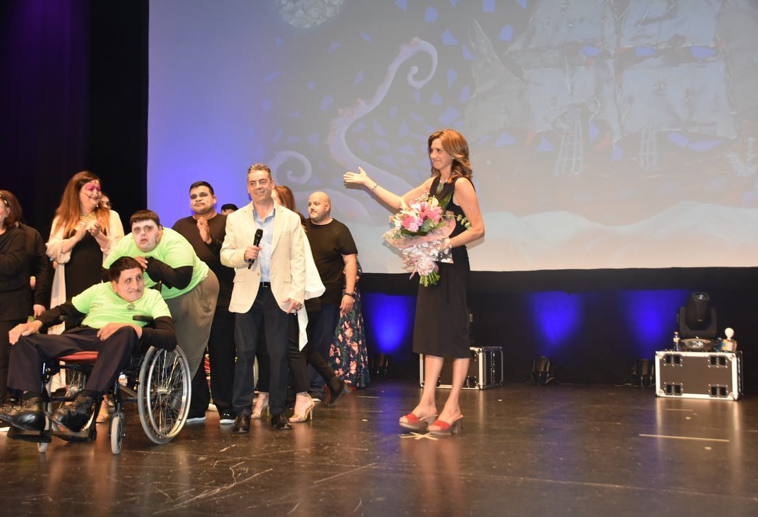 Ayuntamiento de Archena - Lleno en el musical interpretado por los usuarios del Centro de Día Llano de Barco