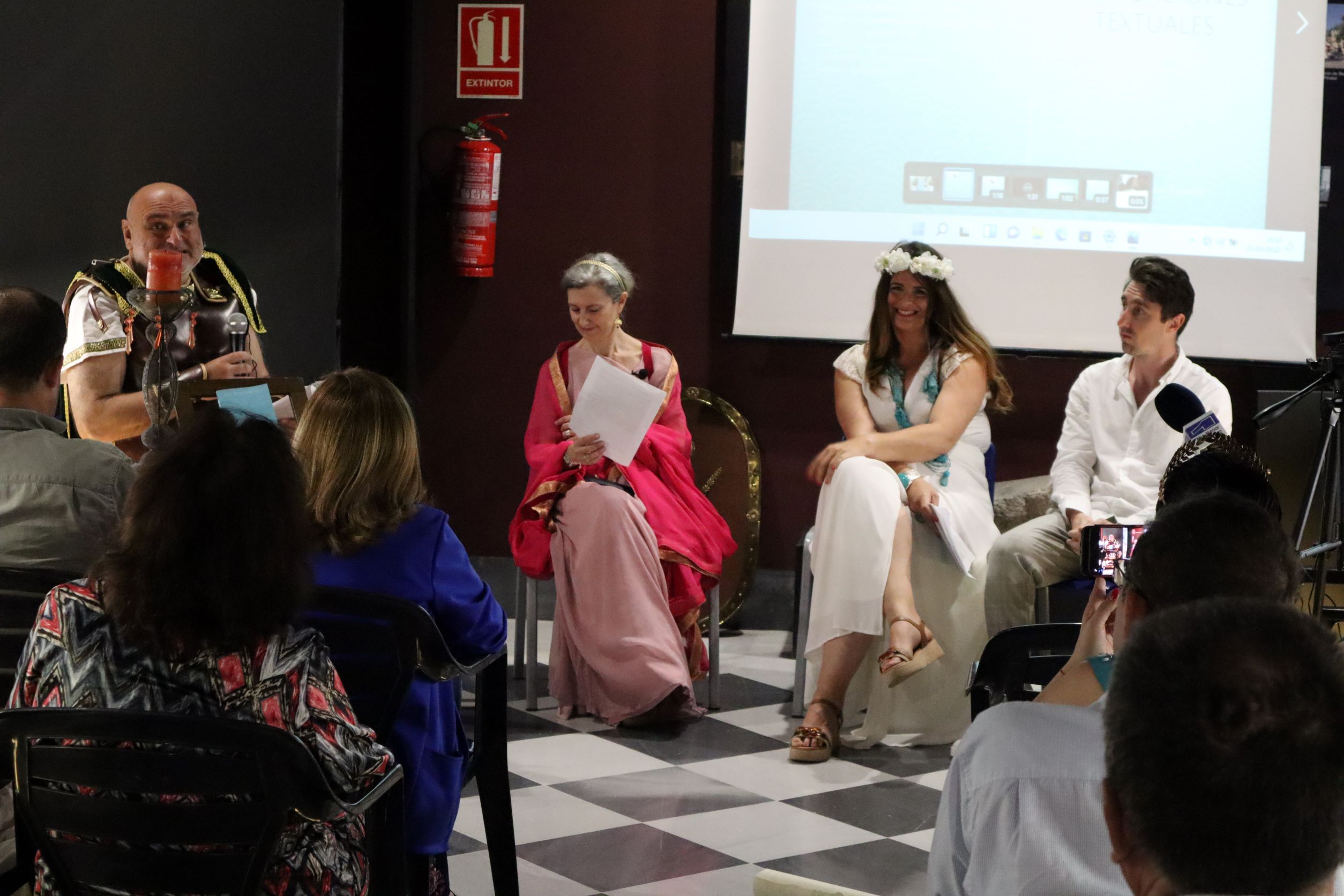 El Museo Barón de Benifayó acoge la presentación de “Imbricaciones textuales” de Mar Carrillo en la noche de los museos