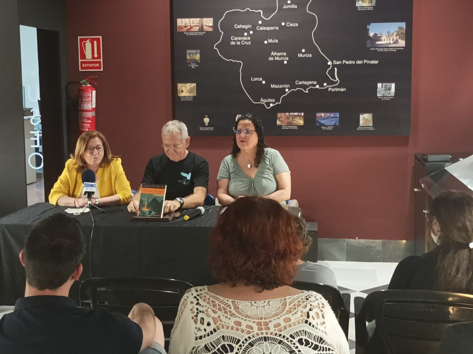 Francisco Illán presenta en San Pedro del Pinatar su última novela “El retorno de la Espada”