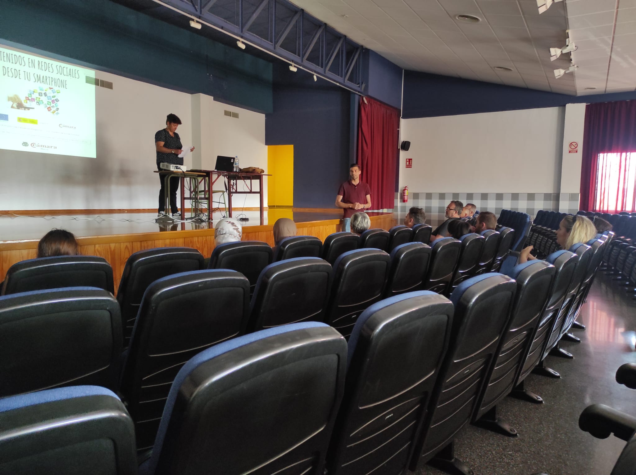 Quince comerciantes y emprendedores reciben una formación para gestionar contenidos en redes sociales