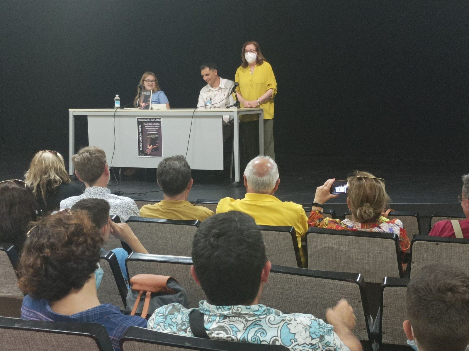 Yaiza García Pavón presenta "La lucha de cera"