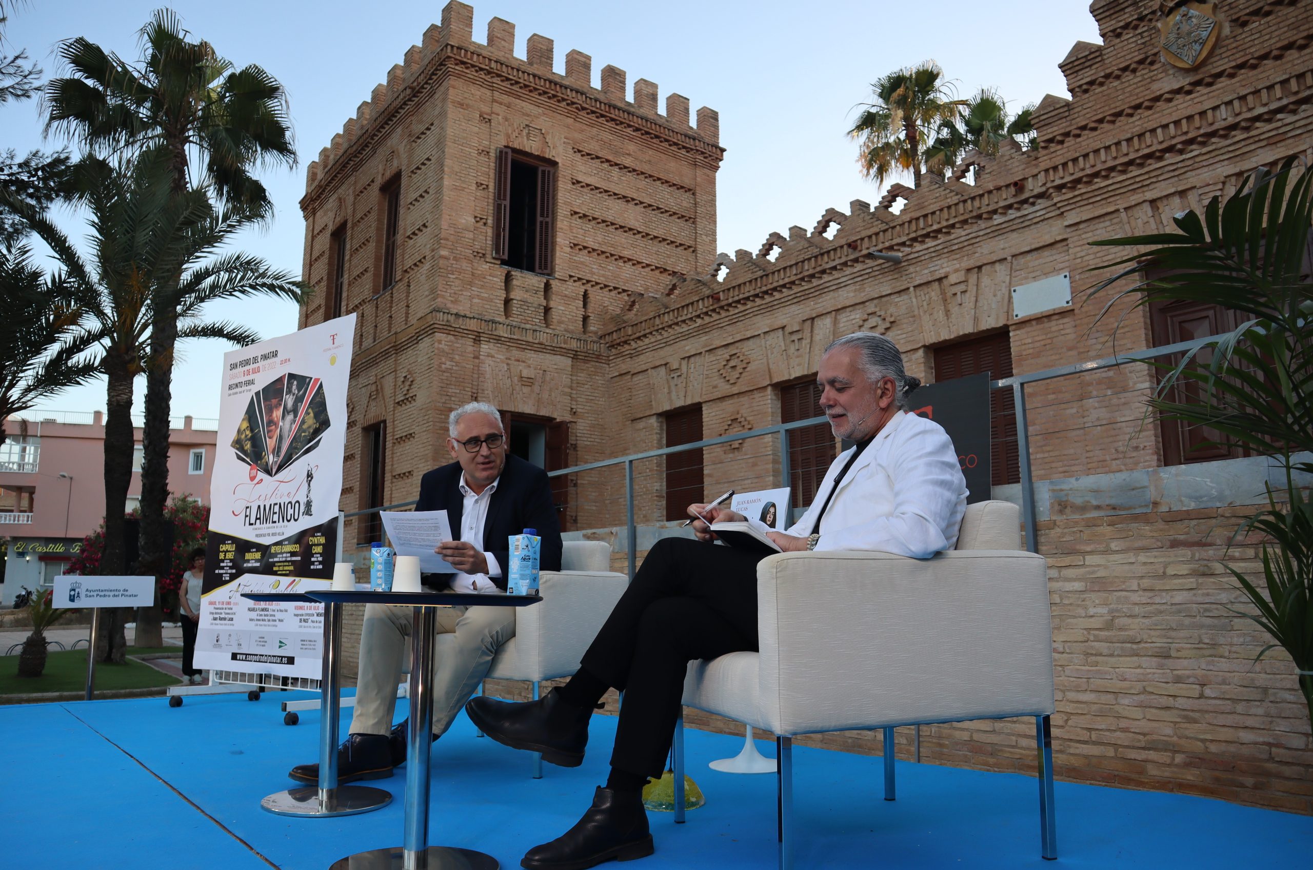 El periodista Juan Ramón Lucas presenta su última novela “Agua de luna” en San Pedro del Pinatar