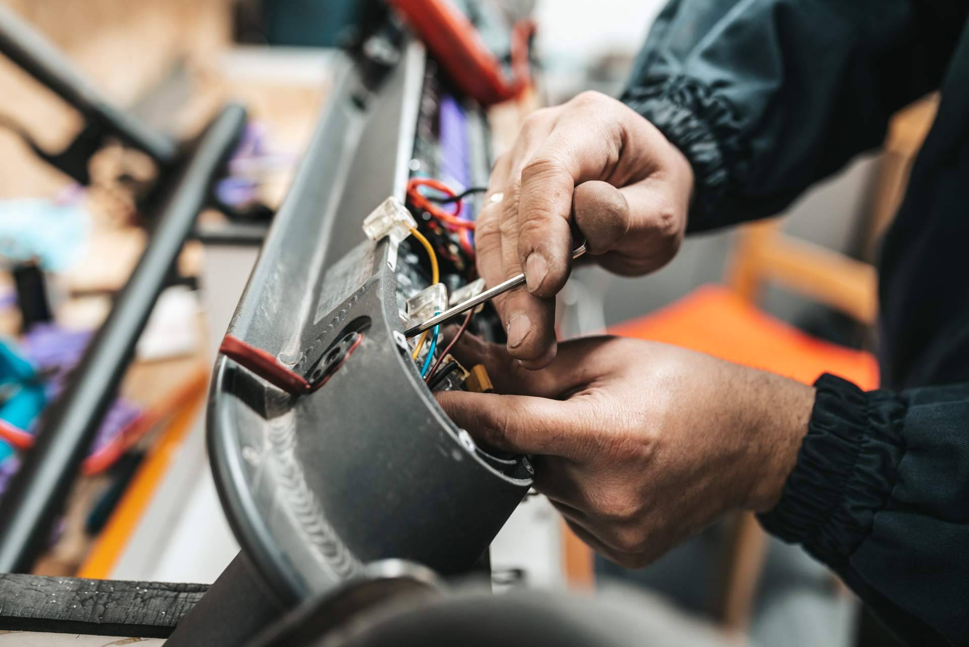 ¿Dónde encontrar un equipo de especialistas en reparación de patinetes eléctricos? La empresa Mundo del Móvil