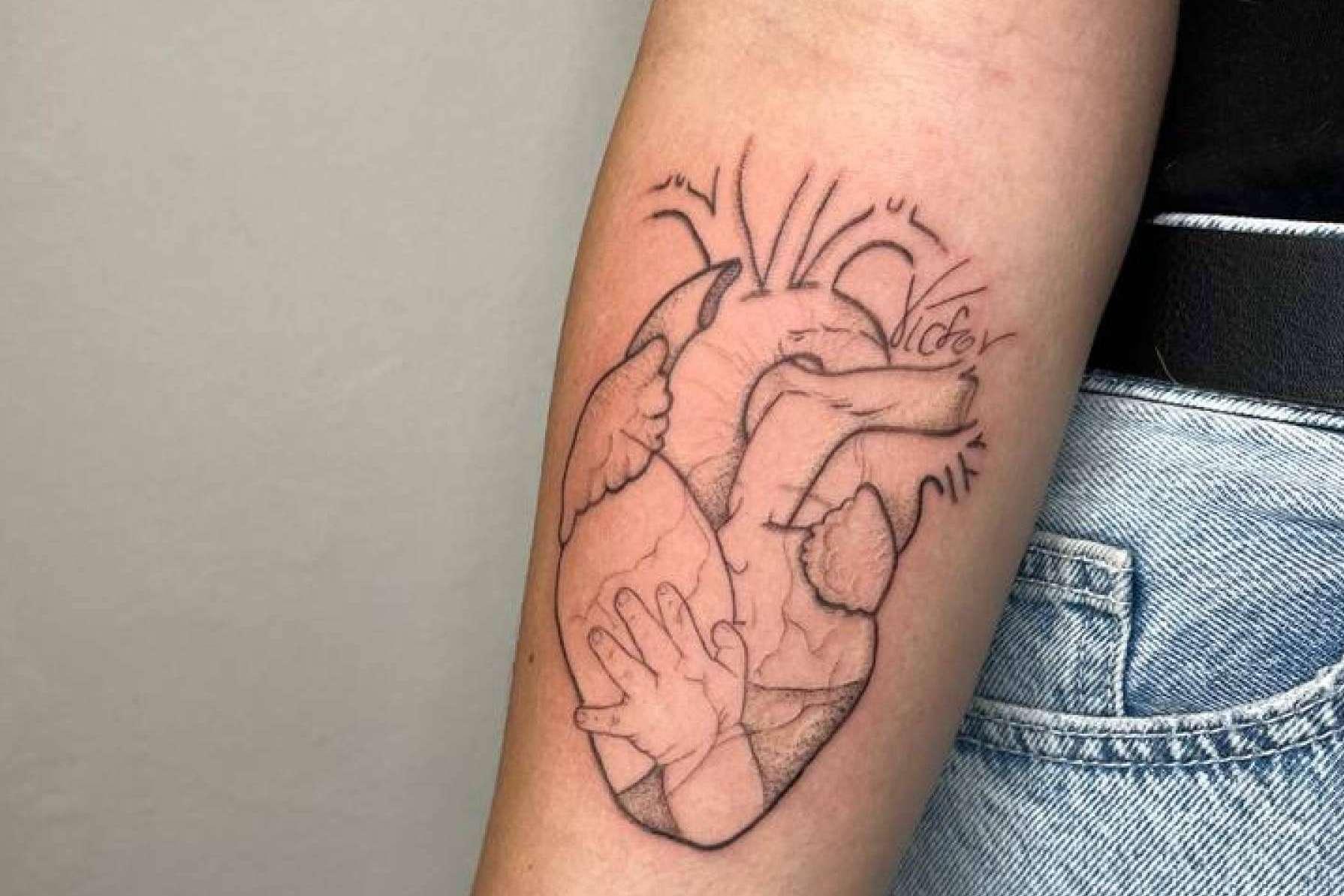 El trabajo que realizan en Tatuajes Hechos con Amor, un estudio de tatuajes personalizados
