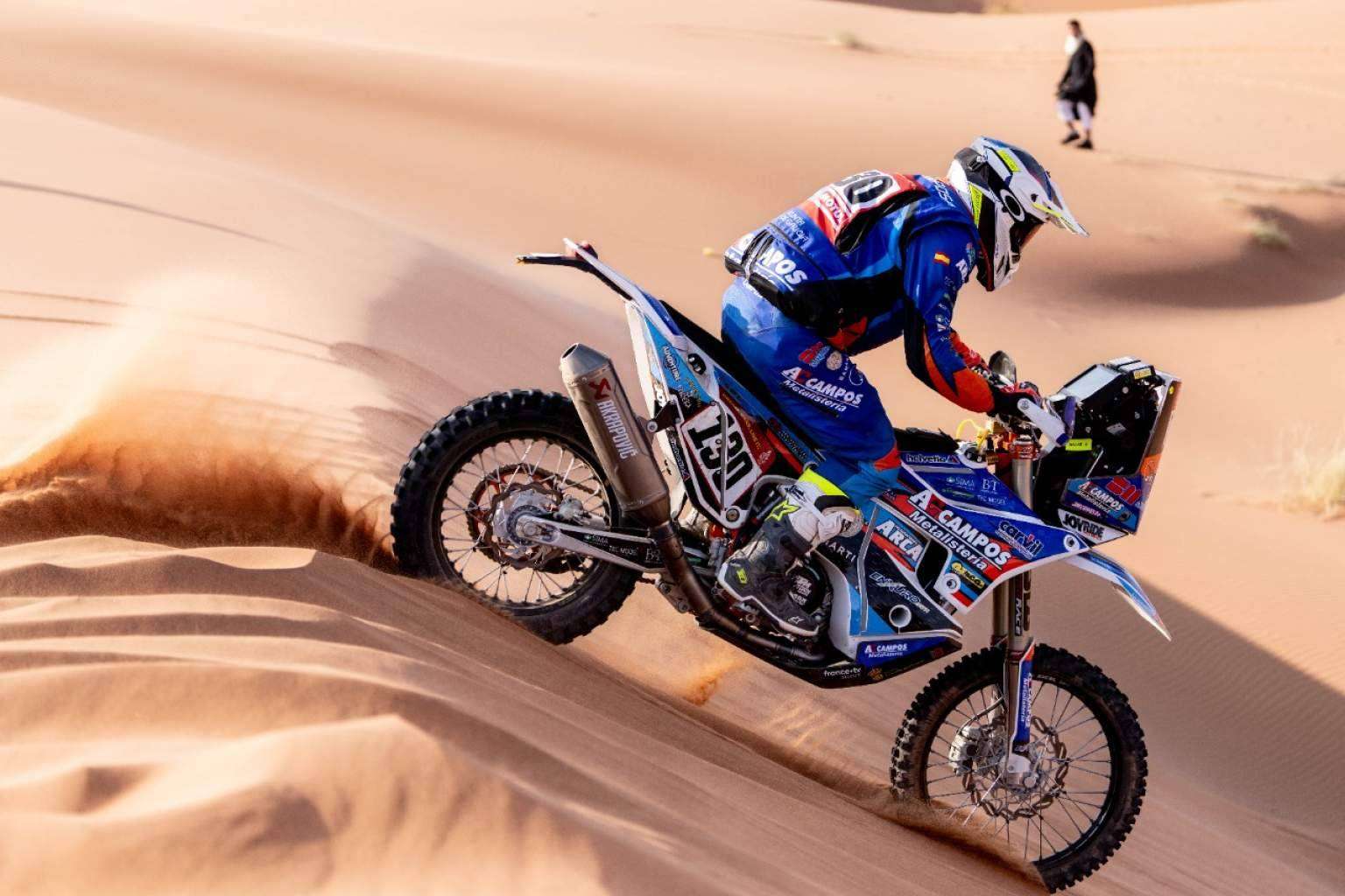 ADHESIVOSEMBARRADOS  dispone de kits de adhesivos para motos para destacar en cualquier competencia
