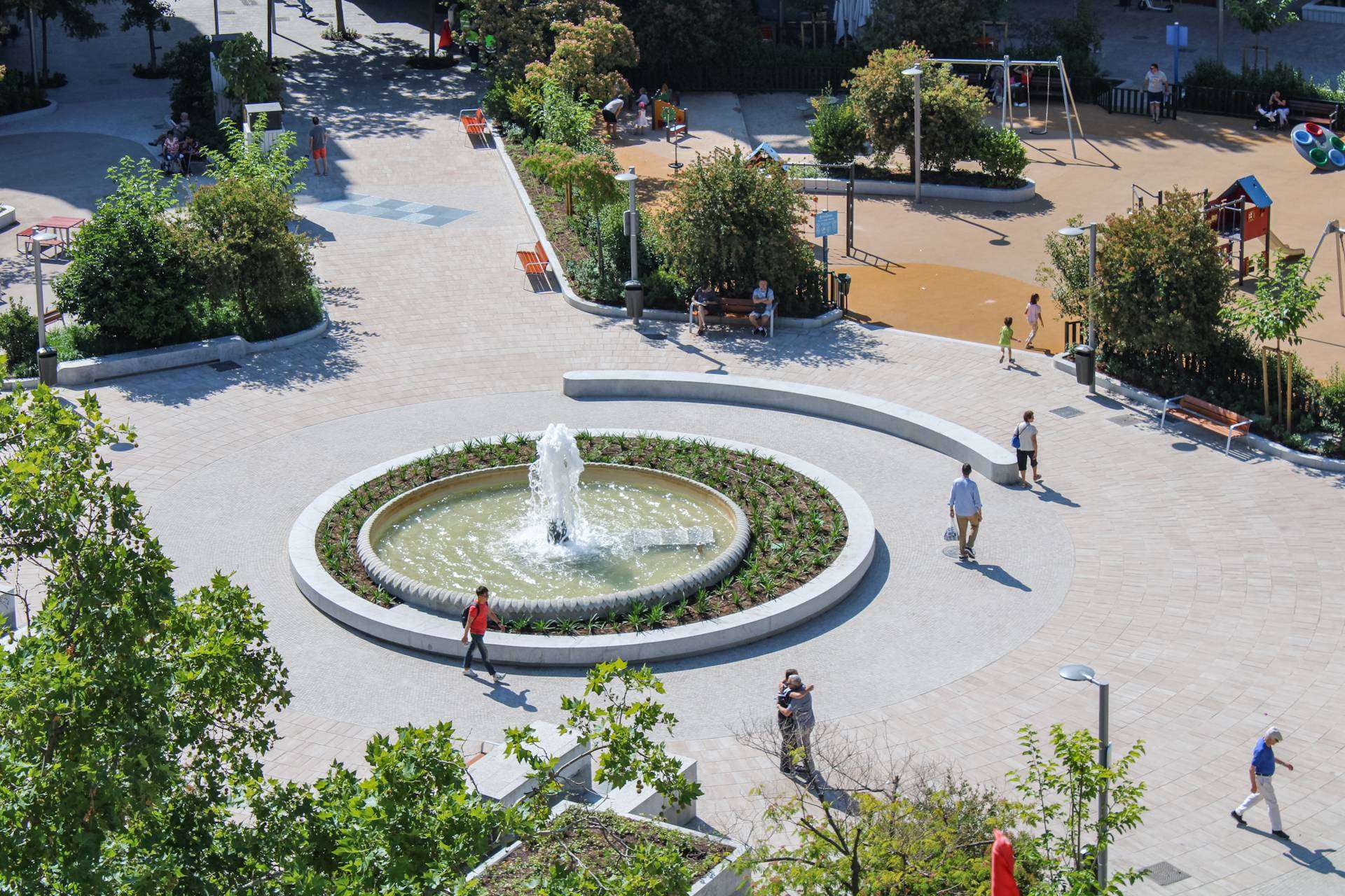 Se renueva la Plaza de Olavide, un proyecto de Joaquín Molpeceres y Licuas S.A. para un Madrid más verde y funcional.