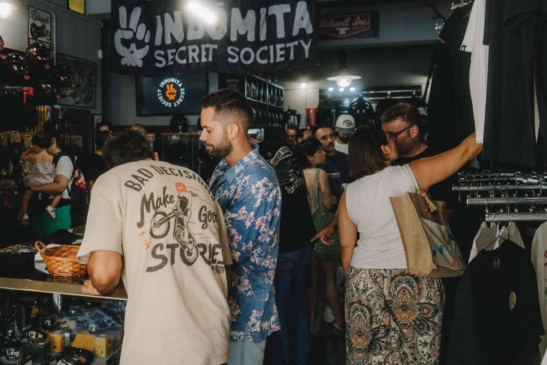 Prendas sostenibles y de alta calidad ofrecidas por We Are Indómita