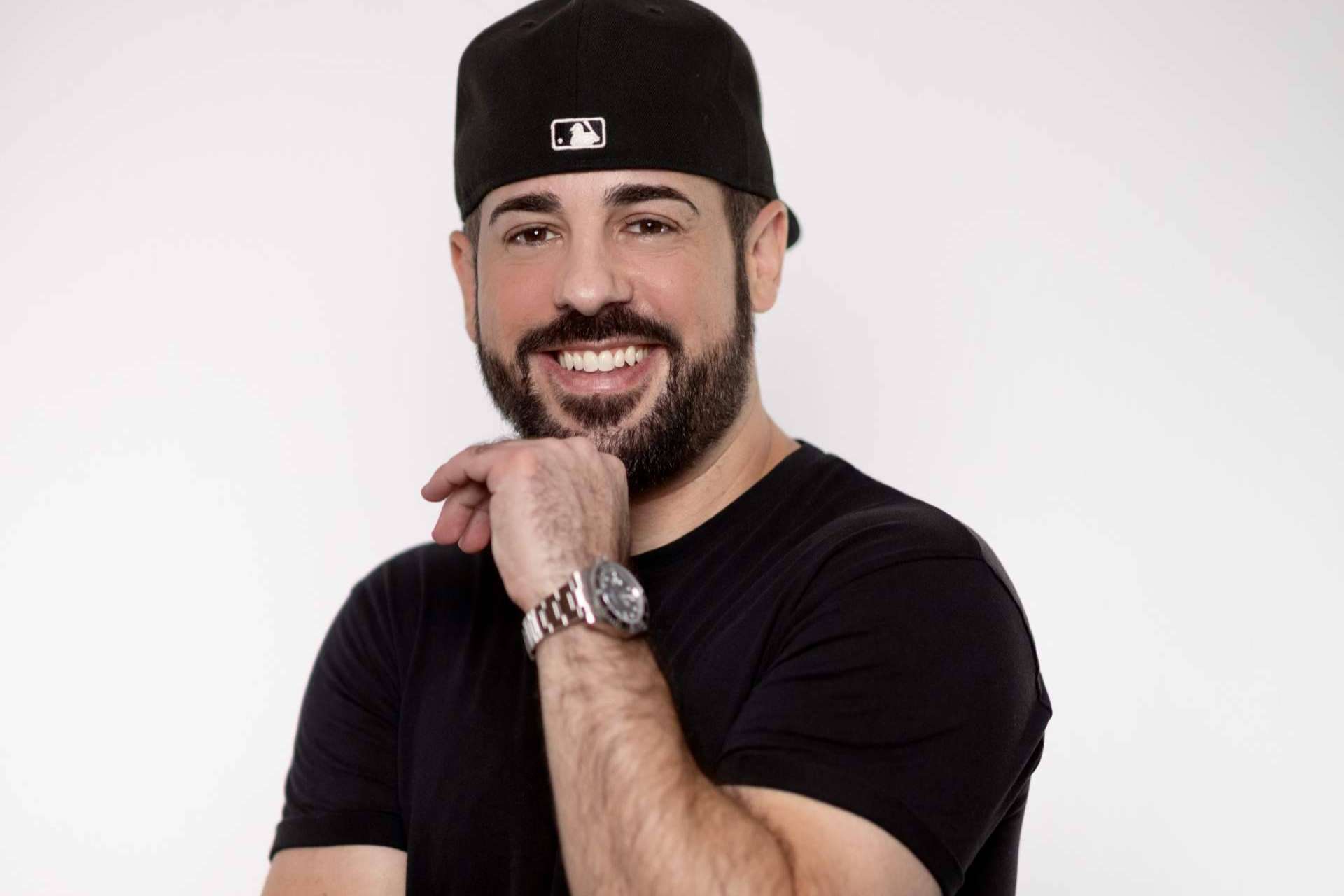 El propósito de Txiki Bastida, es hacer feliz a la gente a través del baile.