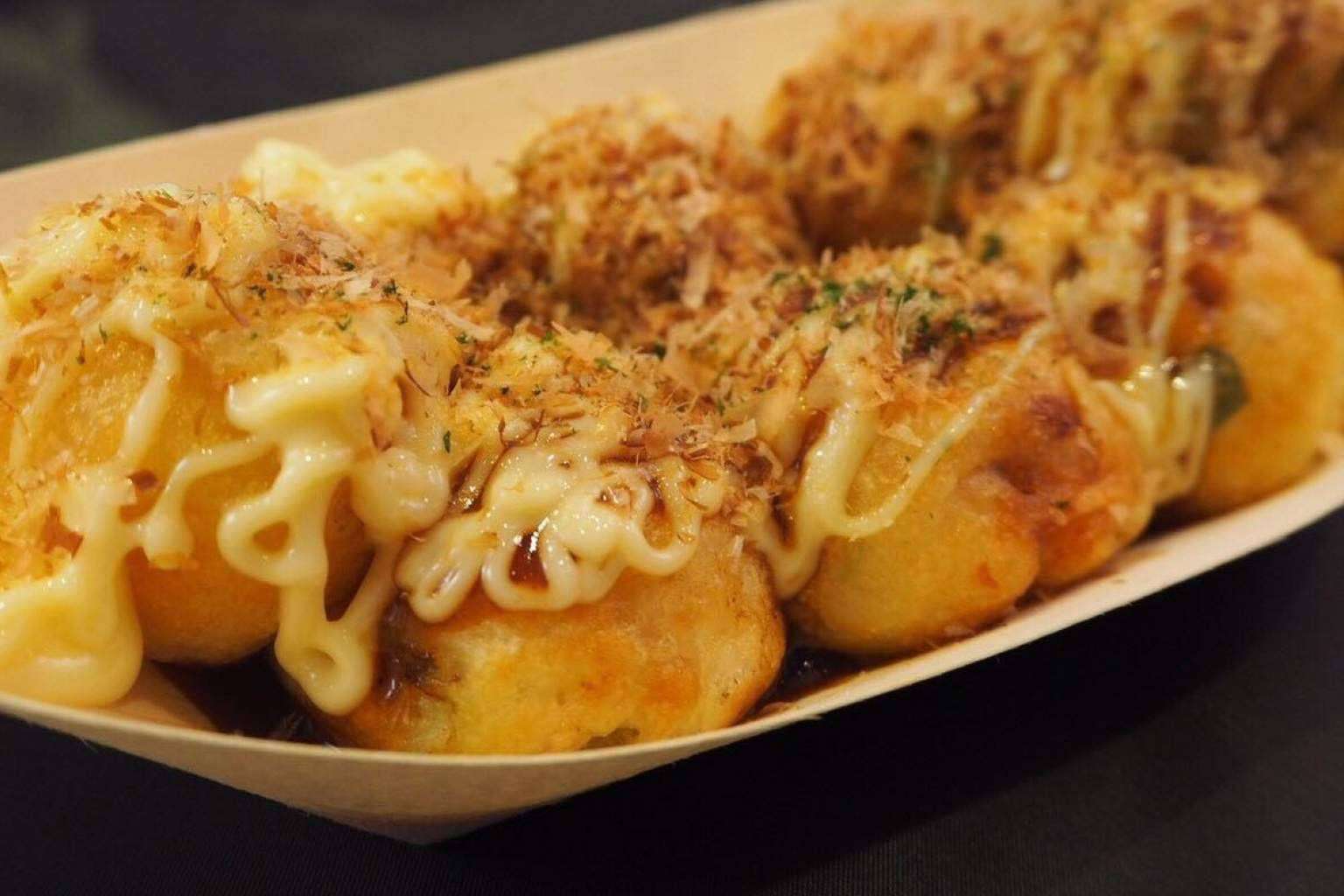 Balón Tokio, en Madrid, se especializa en la preparación de takoyaki, un plato típico de la gastronomía japonesa