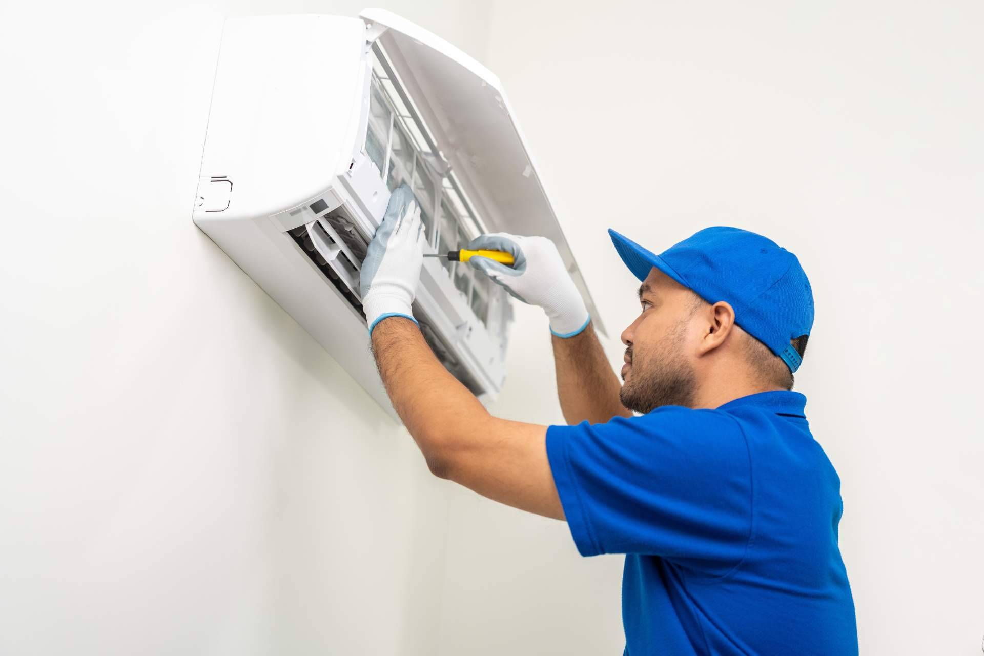 Manitas a Domicilio realiza la instalación y el mantenimiento de aire acondicionado en Barcelona