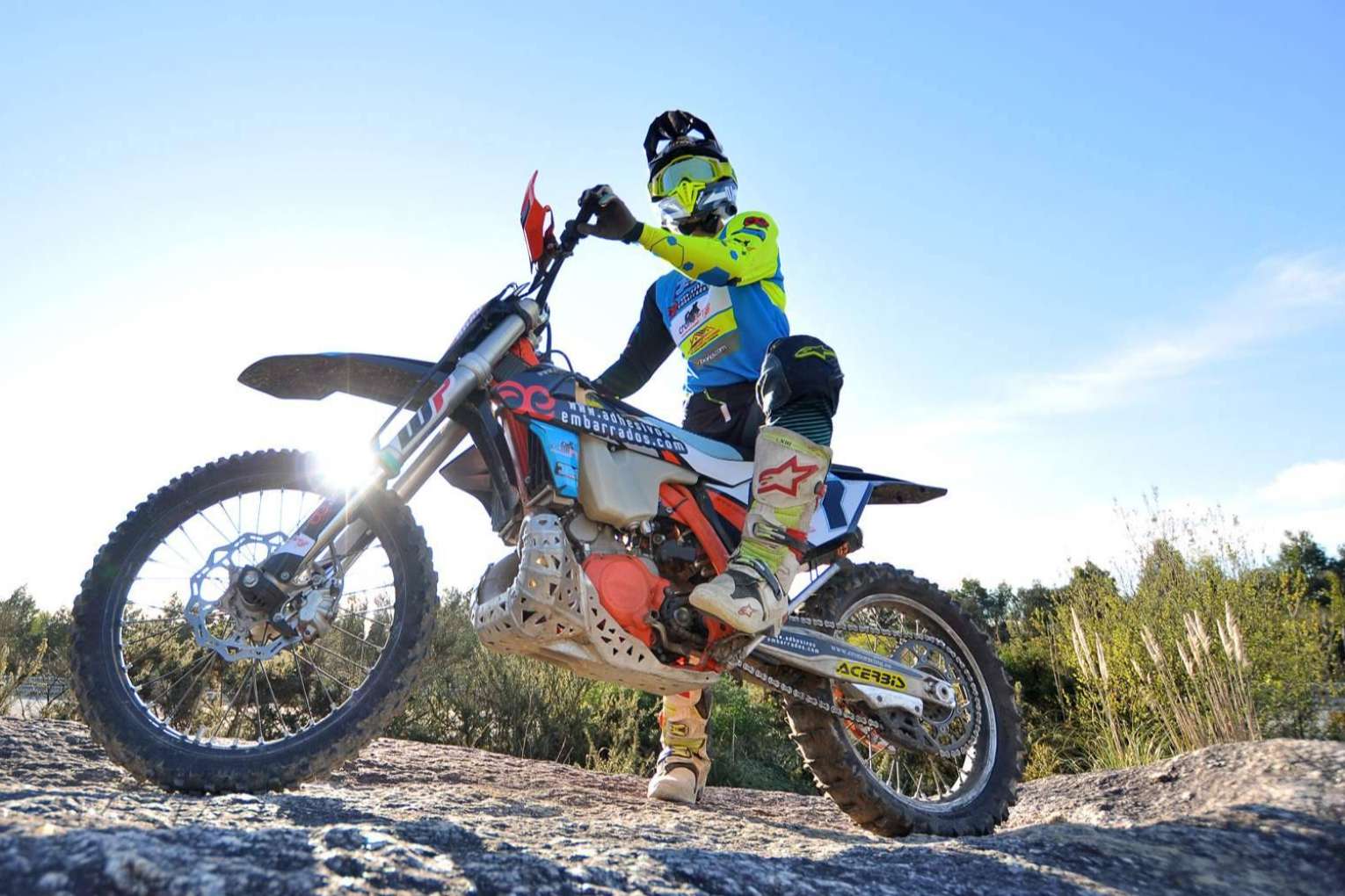 Personalización de pegatinas para motos de motocross
