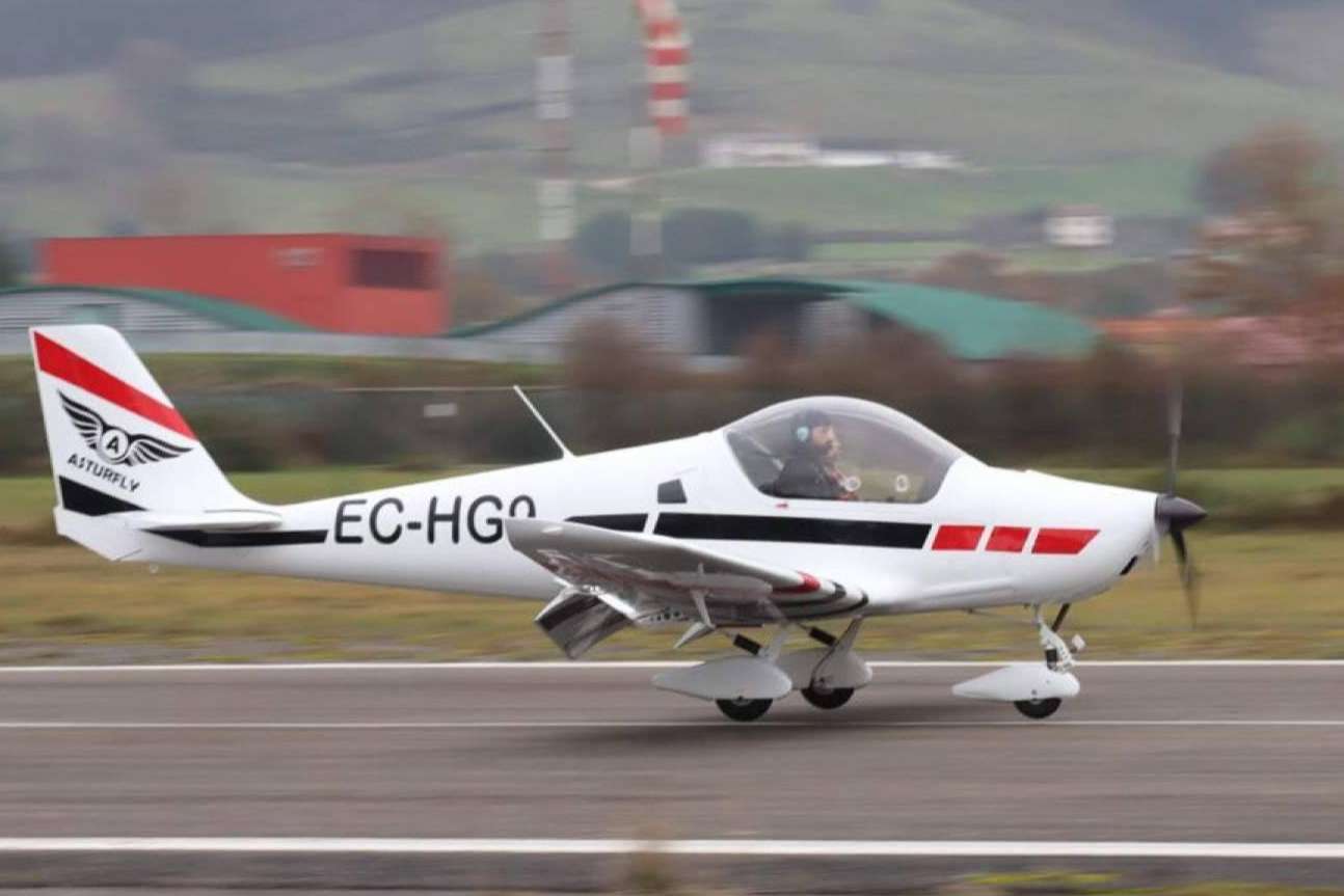 Pilotear un avión ultraligero por los picos de Europa con Asturfly