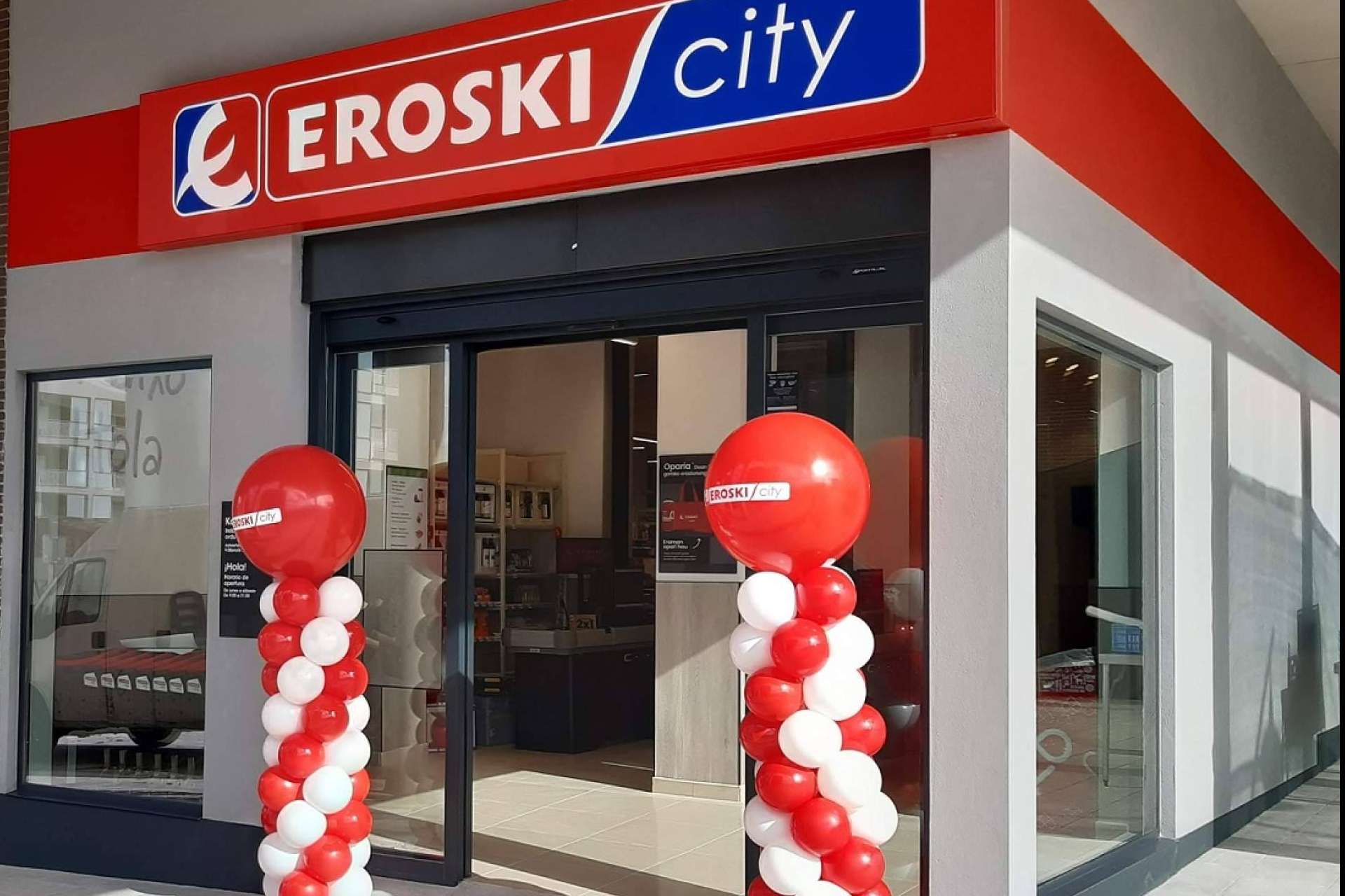 EROSKI abre una nueva franquicia en Vitoria, con un formato autoservicio que incorpora novedades