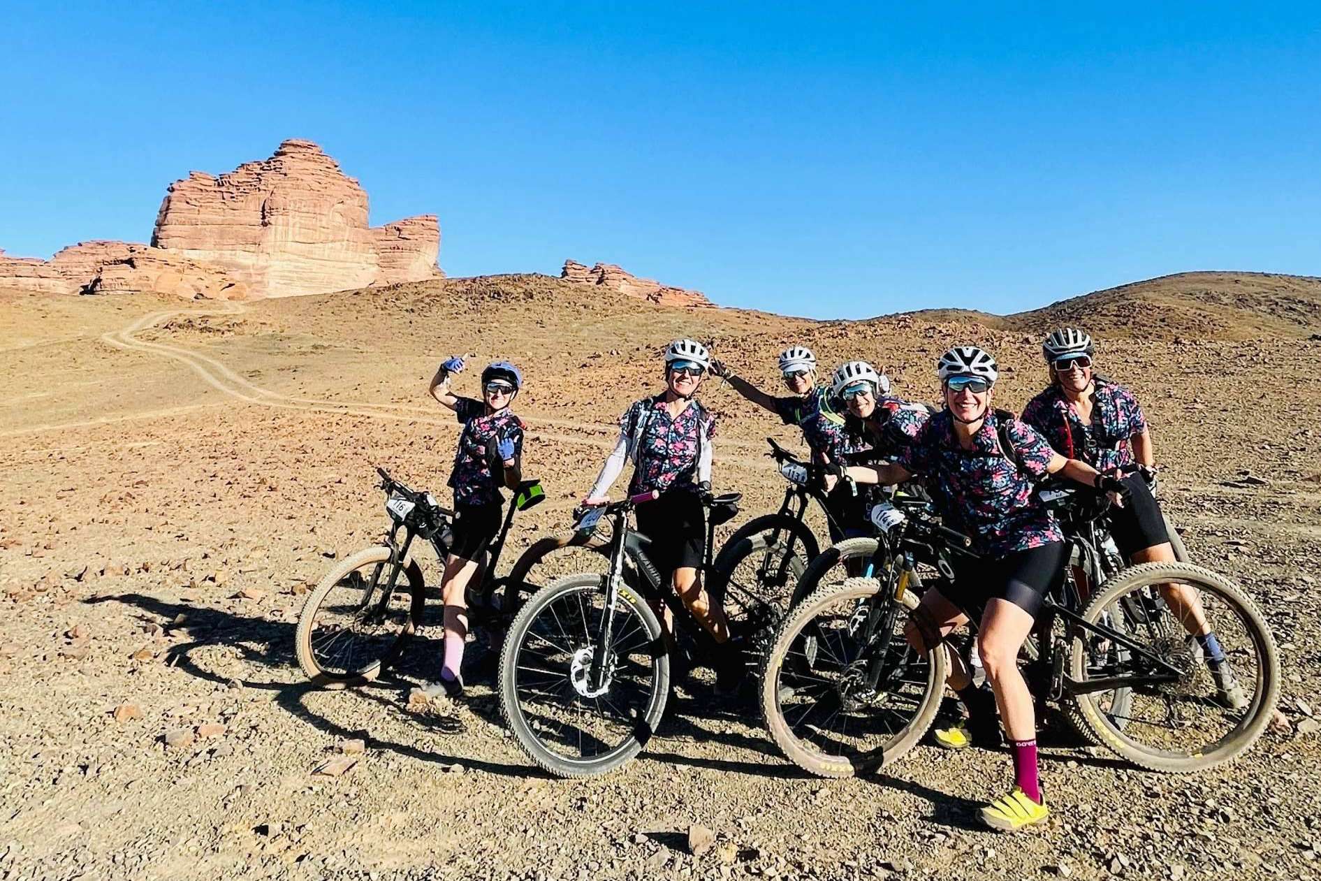Las ciclistas colaboran con su hazaña titánica con la ONG Bicicletas Sin Fronteras