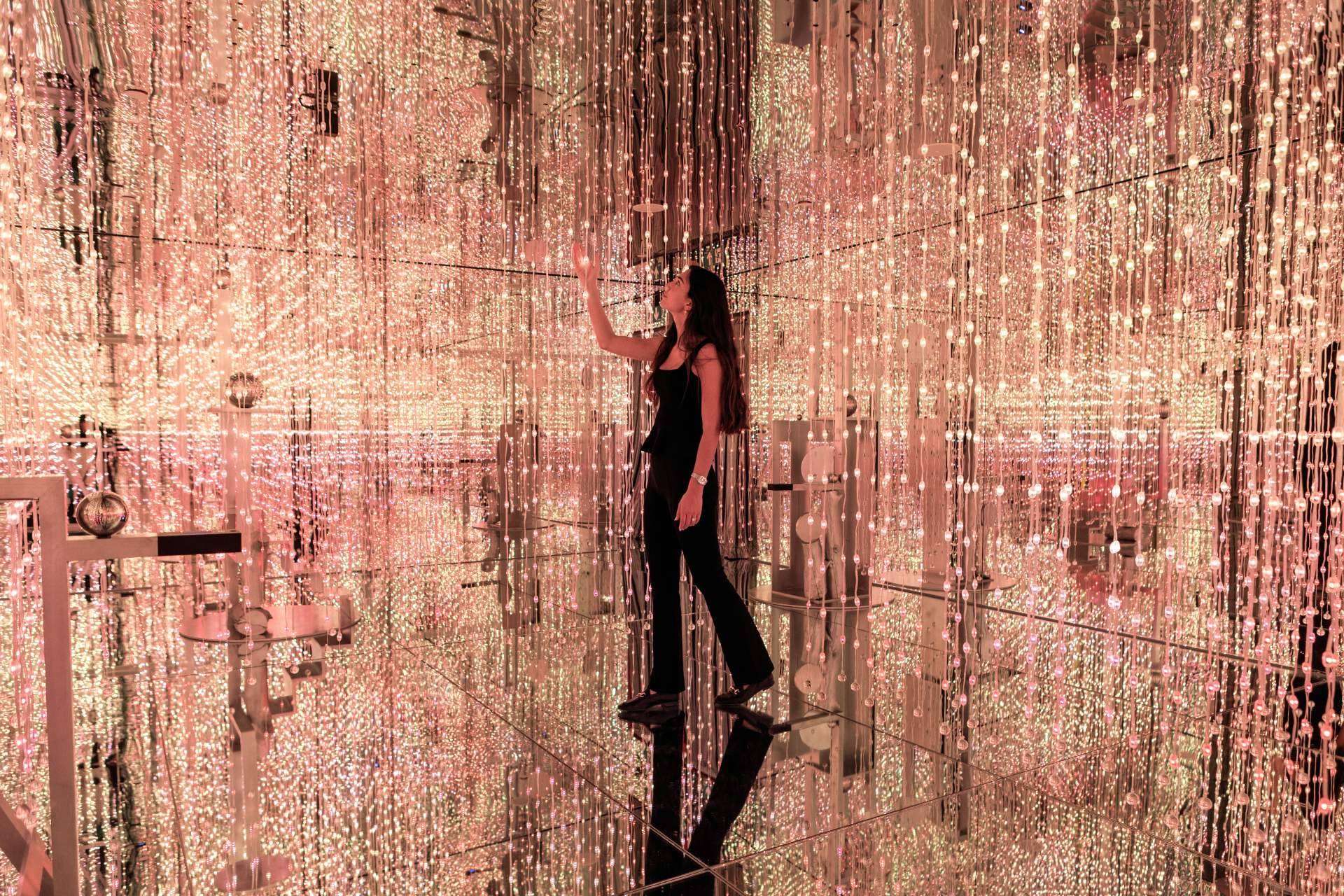 Descubrir una de las mejores experiencias inmersivas en Barcelona. White Rabbit; The Off-Museum