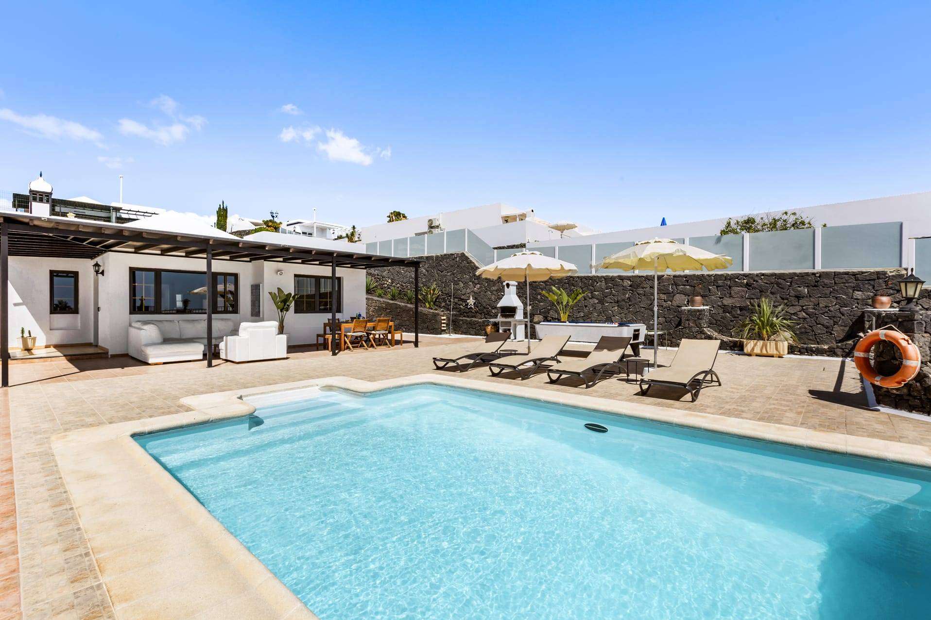 Vivir el Sueño en las Villas Más Lujosas de Lanzarote