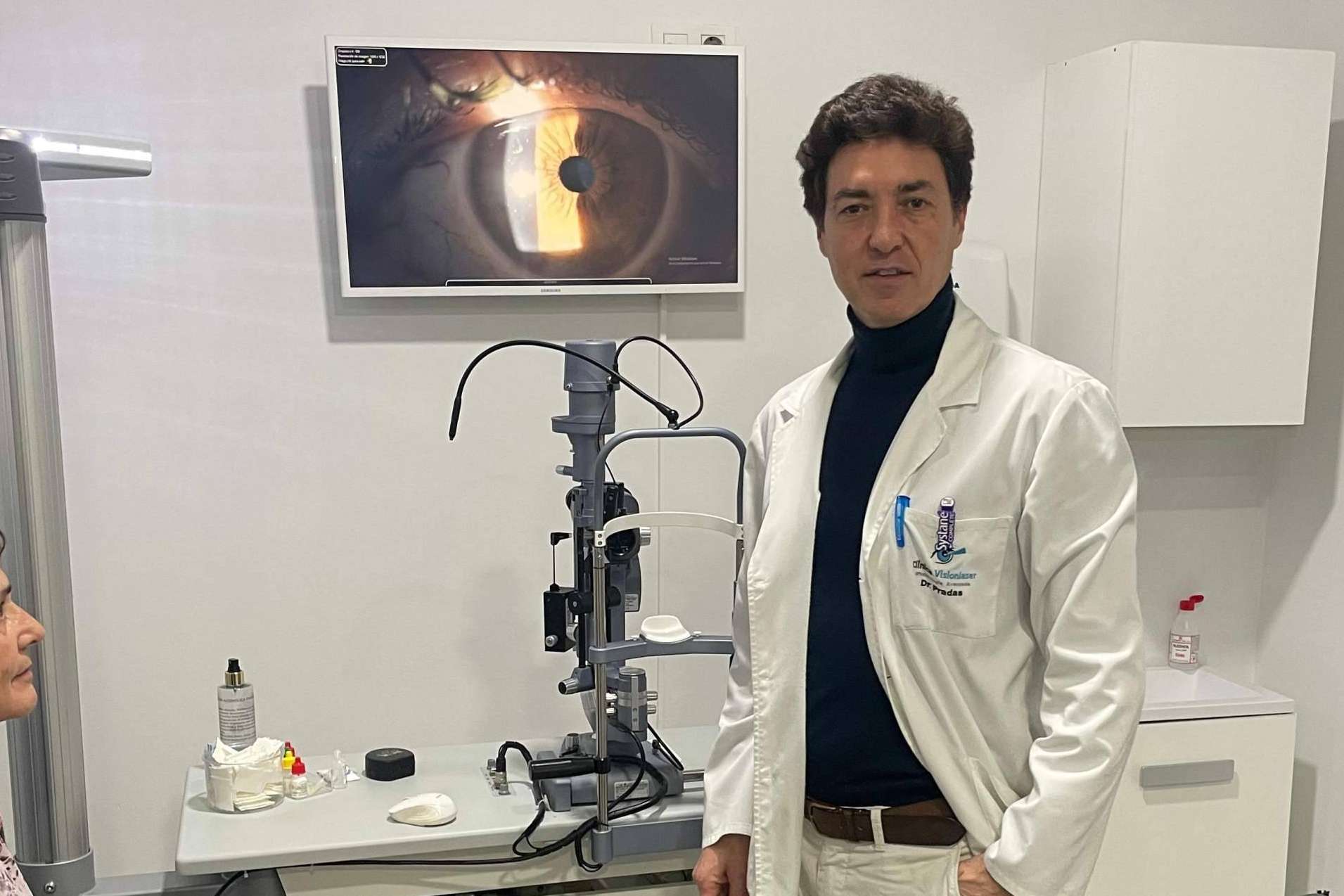 Revolución en la cirugía de presbicia con IA, Dr Jorge Pradas Chacón, Clinica Visionlaser