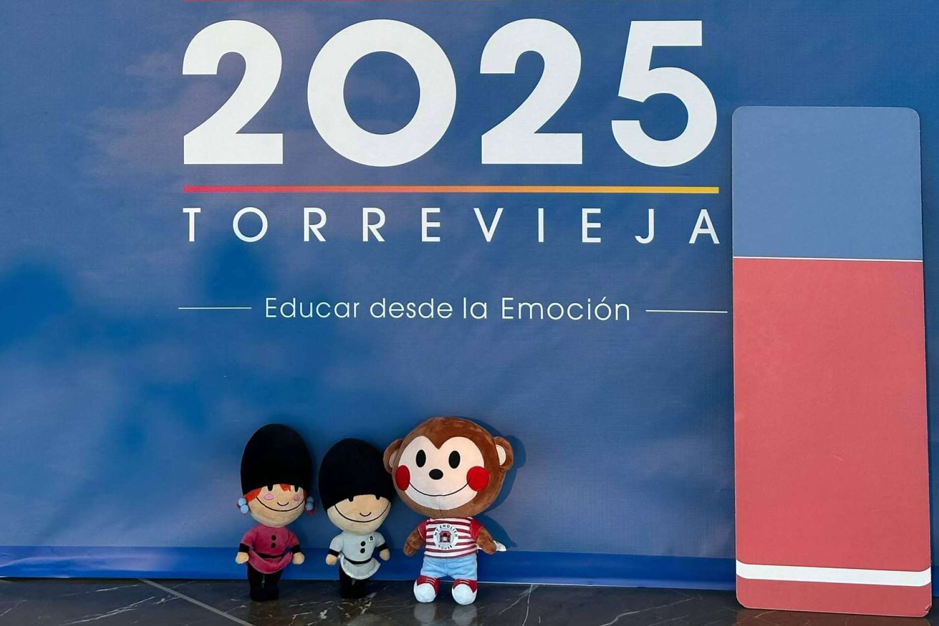 My English House deslumbra en el Congreso Nacional de Educación con su innovadora propuesta de talleres