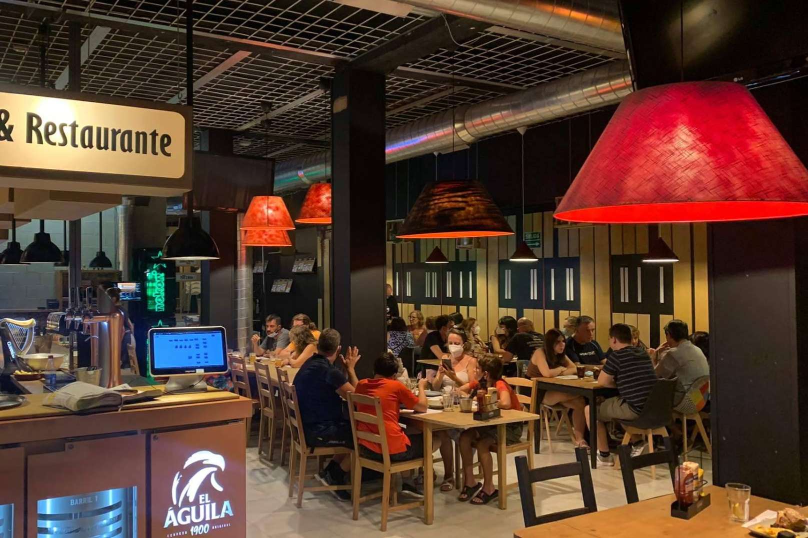 Restaurante Angus 2025, hamburguesas Black Angus, milanesas rioplatenses y franquicia libre de royalty