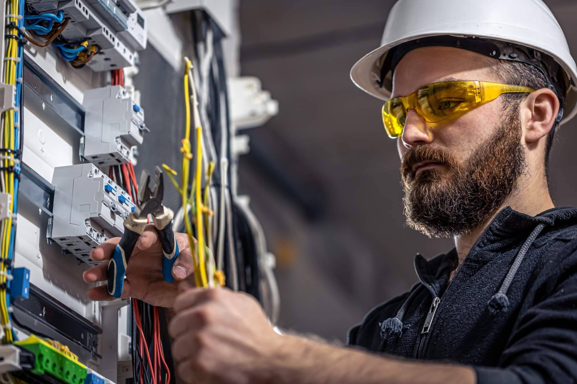 Reparaciones González y su servicio de electricistas Mijas y Mijas Costa 24h