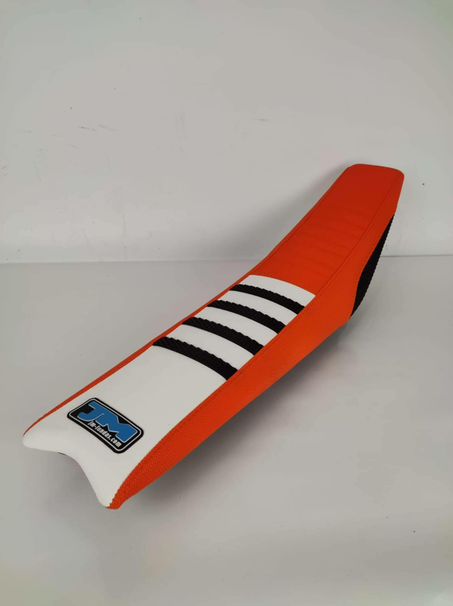 JM Fundas ofrece fundas de asiento personalizadas y antideslizantes para motos y quad desde Pontevedra