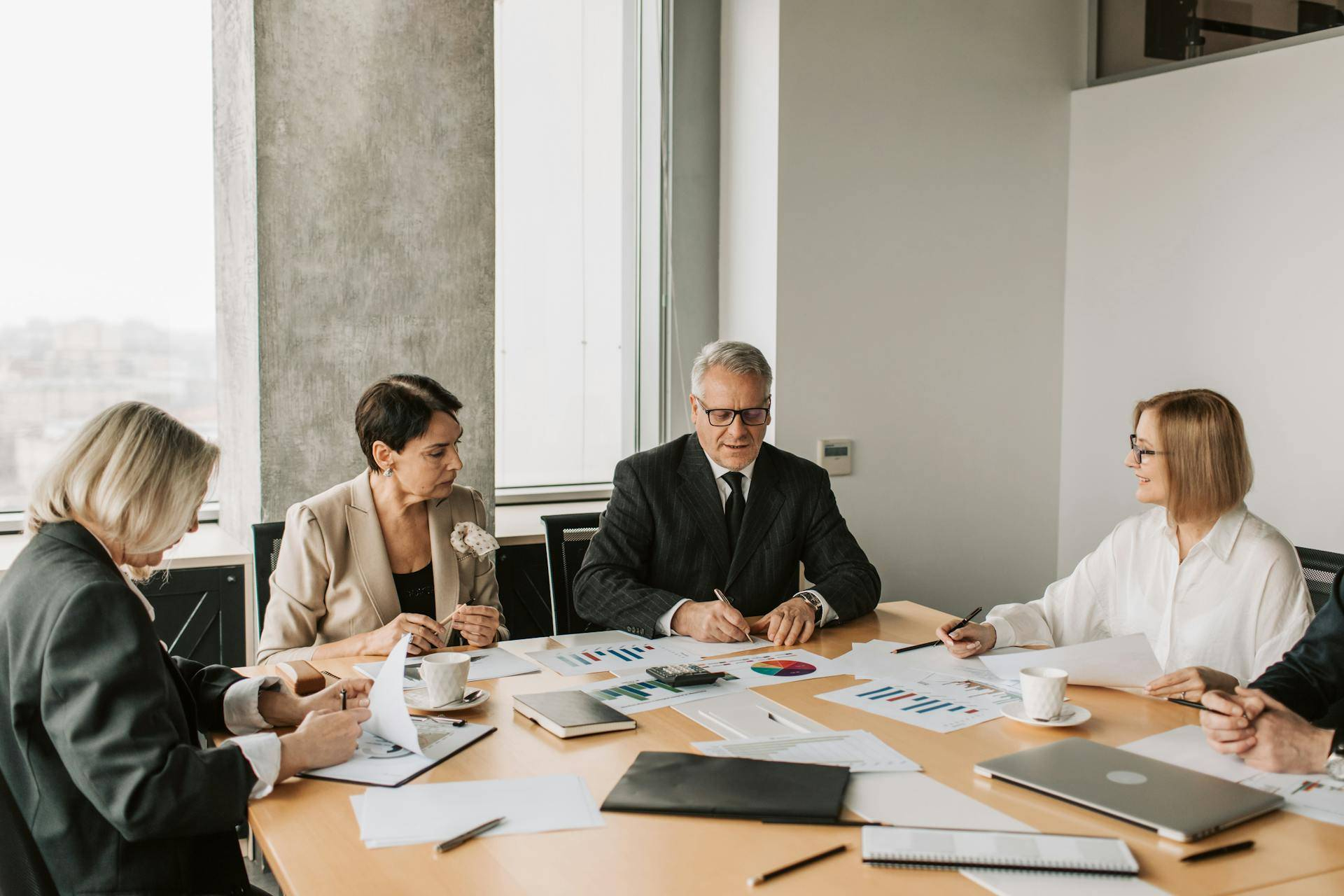 ¿Cómo elegir la agencia de comunicación idónea? Claves para una decisión estratégica