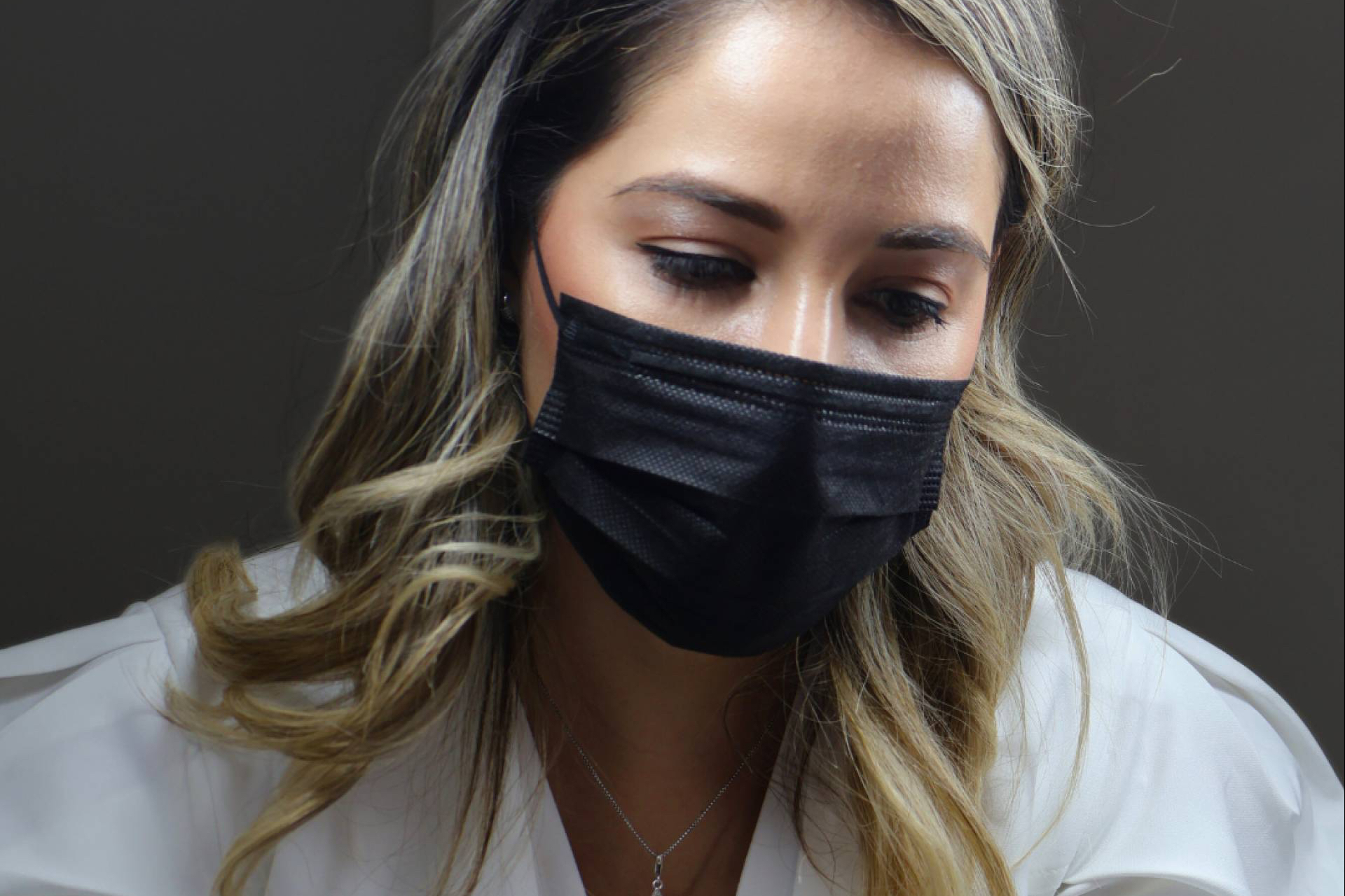 Labios más bonitos y naturales; descubrir el relleno con ácido hialurónico en Málaga