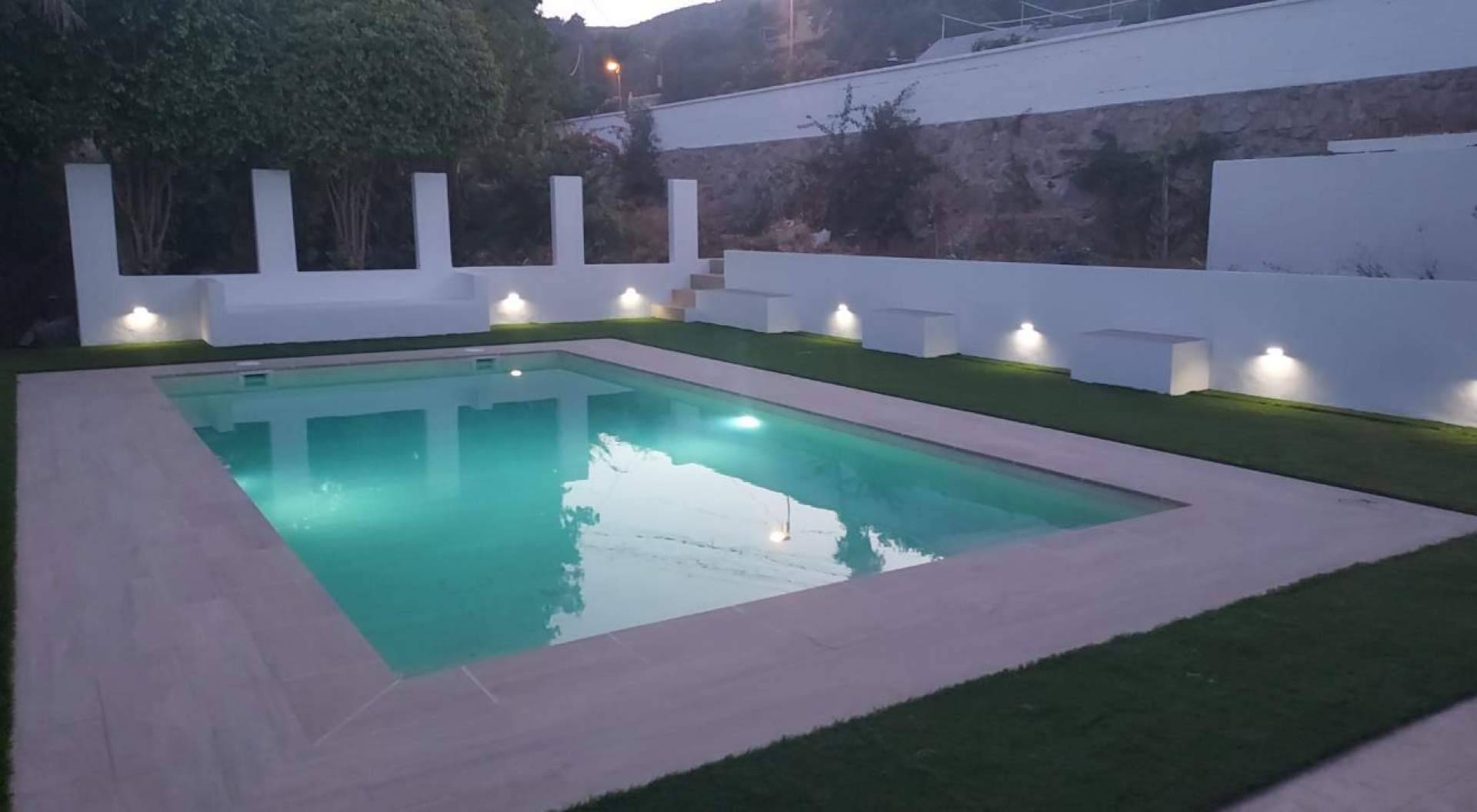 Construcción de piscinas y diseño exterior; Piscinas Castellón marca tendencia nacional
