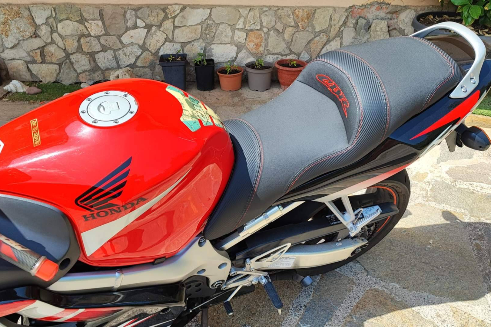 JM-FUNDAS impulsa la personalización de asientos de moto con soluciones completas y confortables